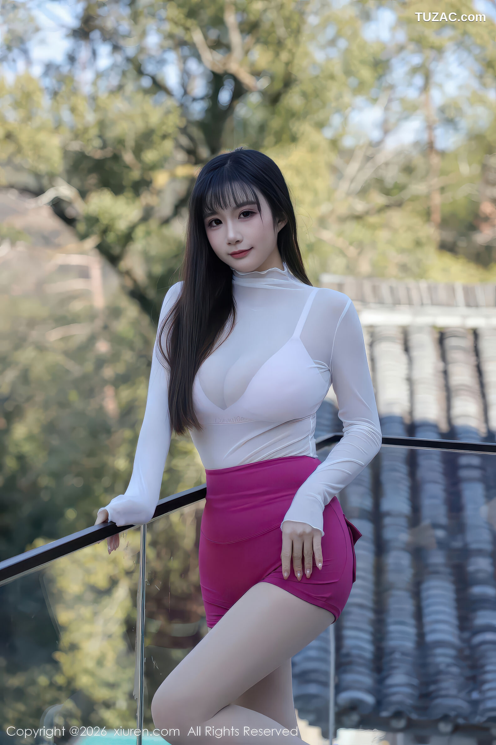 XiuRen秀人网-11305-小肉肉咪-童颜巨乳户外运动短裤白衫淡粉内衣-2026.01.30