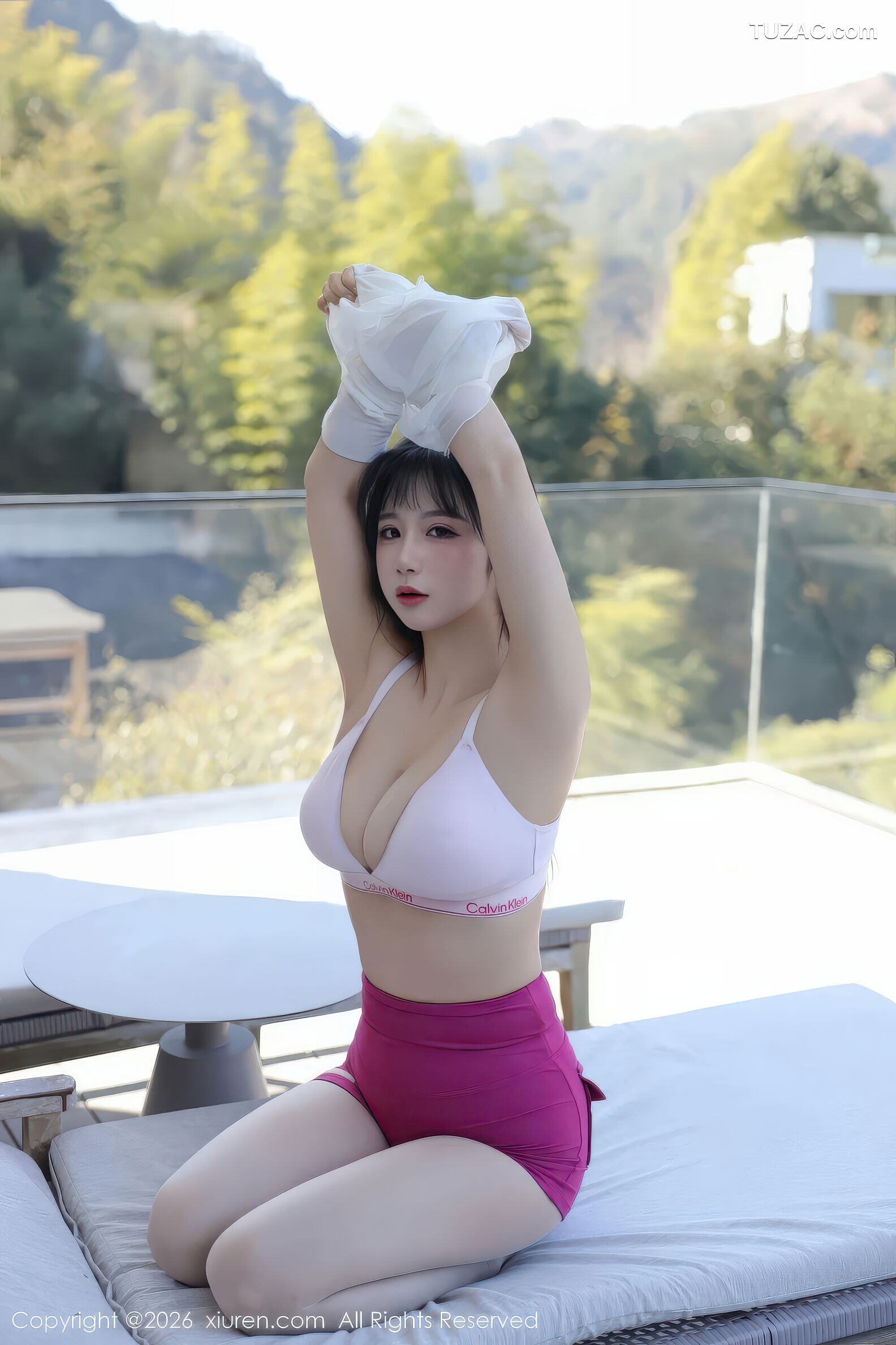 XiuRen秀人网-11305-小肉肉咪-童颜巨乳户外运动短裤白衫淡粉内衣-2026.01.30