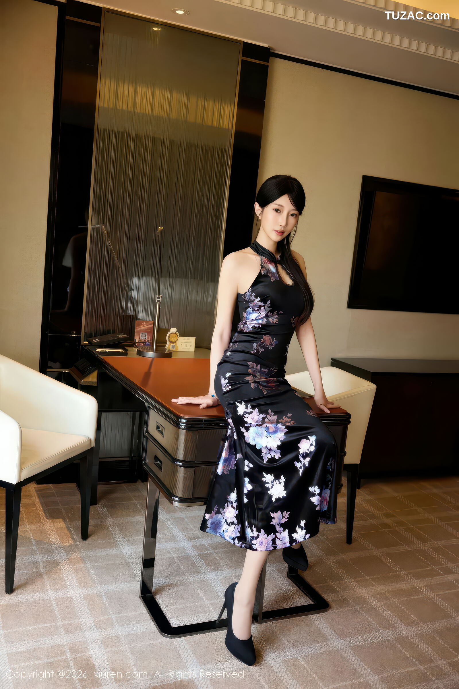 XiuRen秀人网-11308-玥儿玥er-黑色印花旗袍美腿-2026.02.02