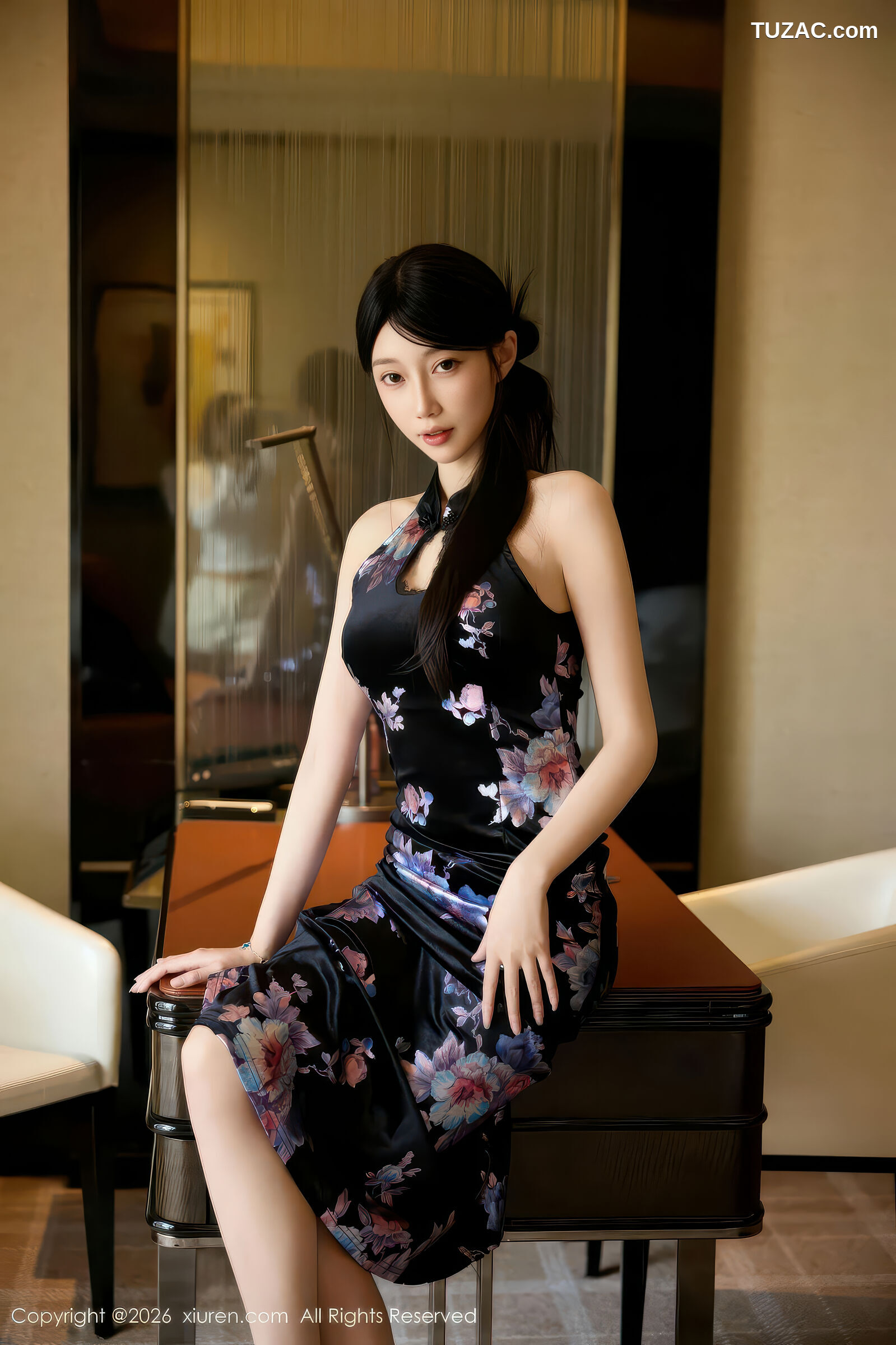 XiuRen秀人网-11308-玥儿玥er-黑色印花旗袍美腿-2026.02.02