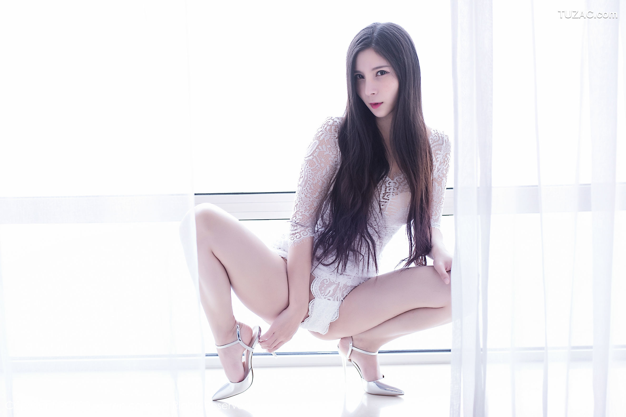 XiuRen秀人网-2092-小蛮腰Lvy-《一个水蛇一般灵活的妹子》-2020.03.24