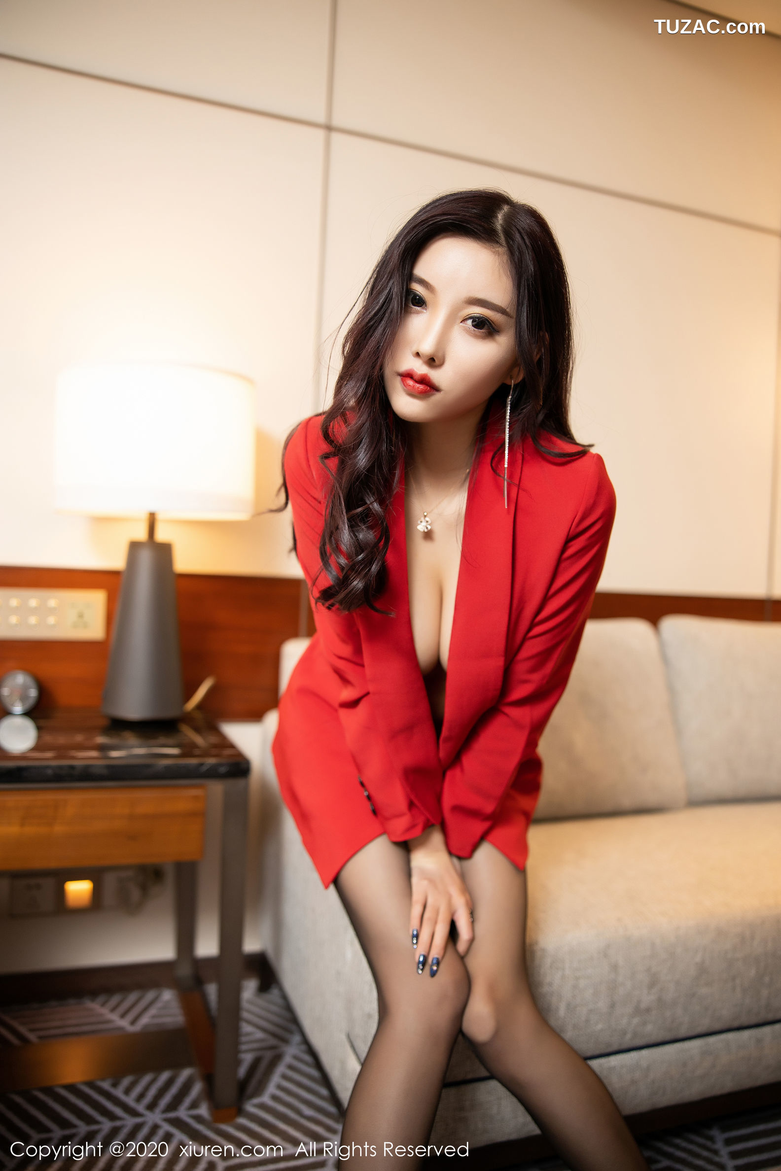 XiuRen秀人网-2122-杨晨晨-《红色OL女郎》-2020.04.01