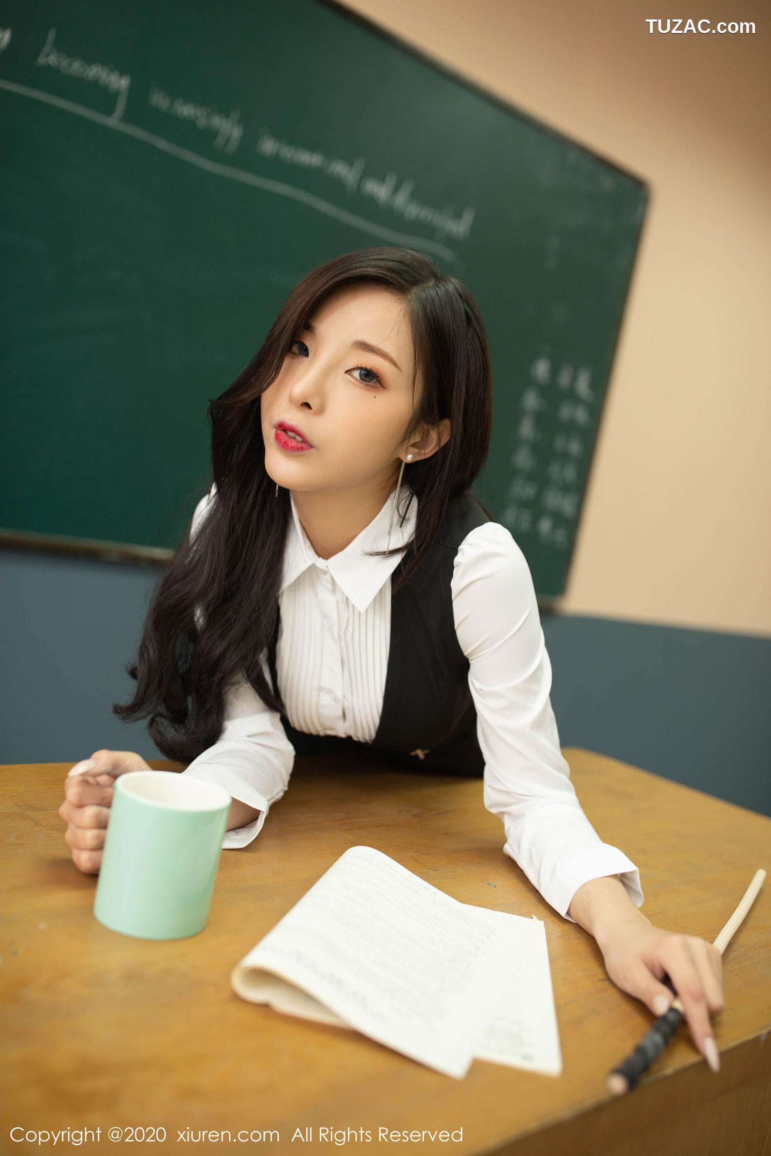 XiuRen秀人网-2172-陈小喵-《女教师》-2020.04.20
