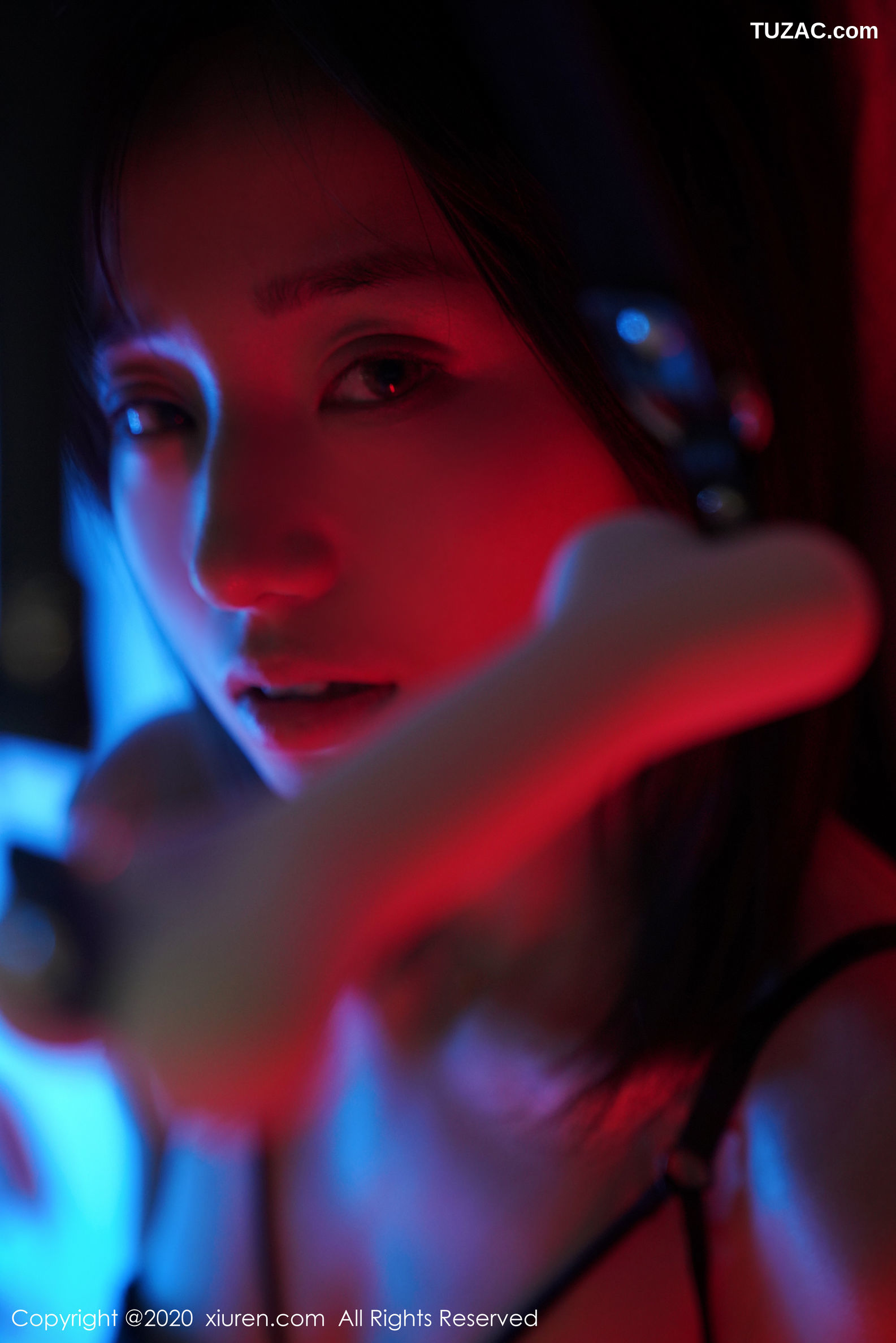 XiuRen秀人网-2178-仓井优香-《色彩与情趣之下的视觉冲击》-2020.04.22