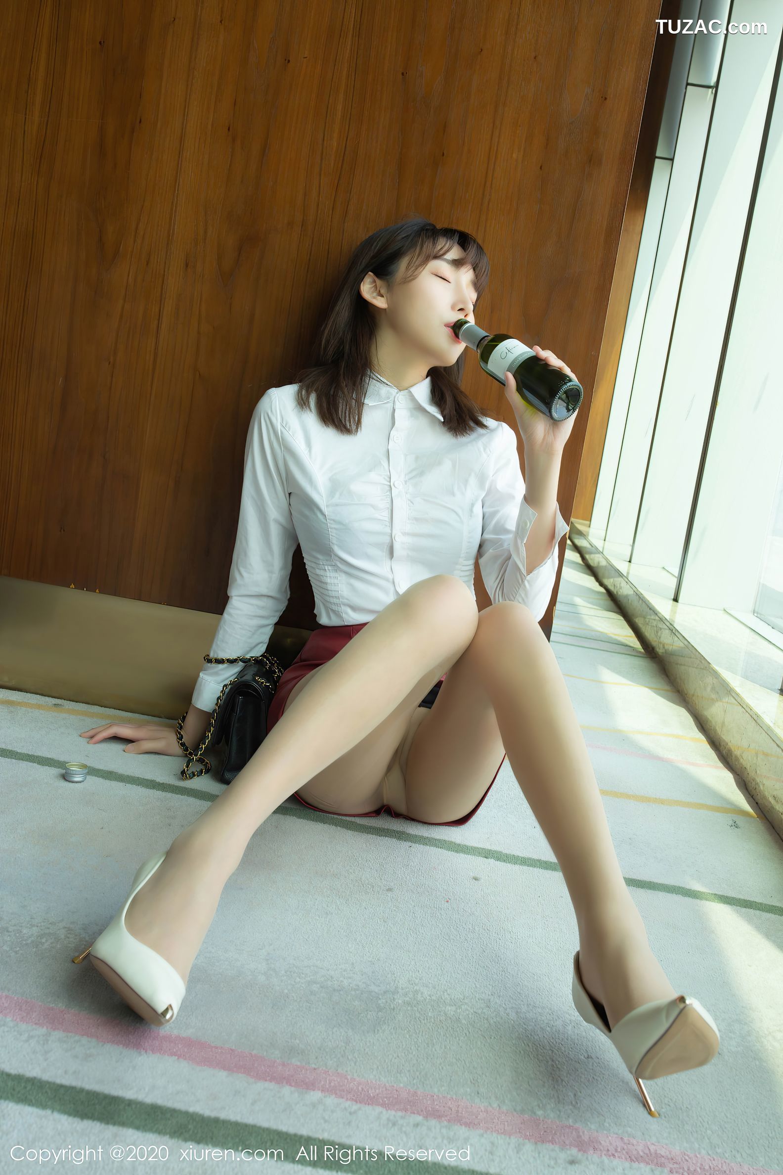 XiuRen秀人网-2393-陆萱萱-《酒后女孩主题系列》-2020.07.31