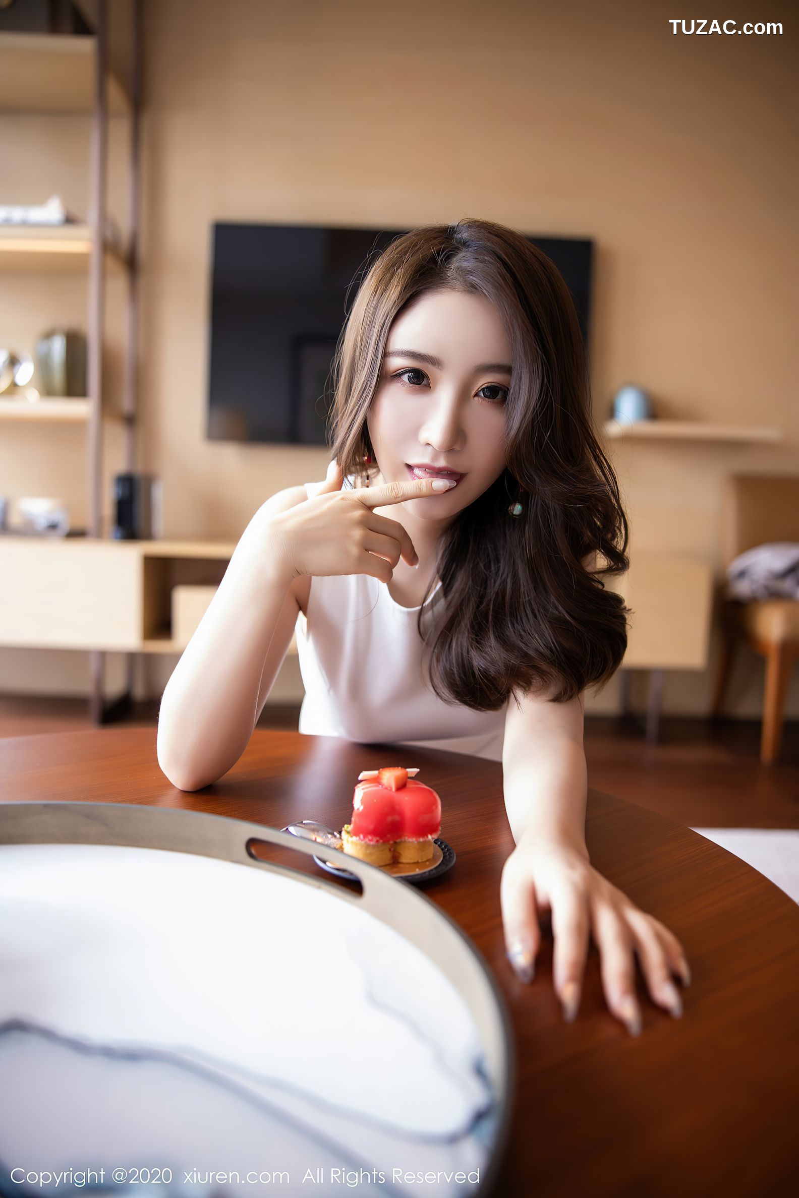 XiuRen秀人网-2441-绯月樱-《丝袜玉足修长曼妙》-2020.08.13