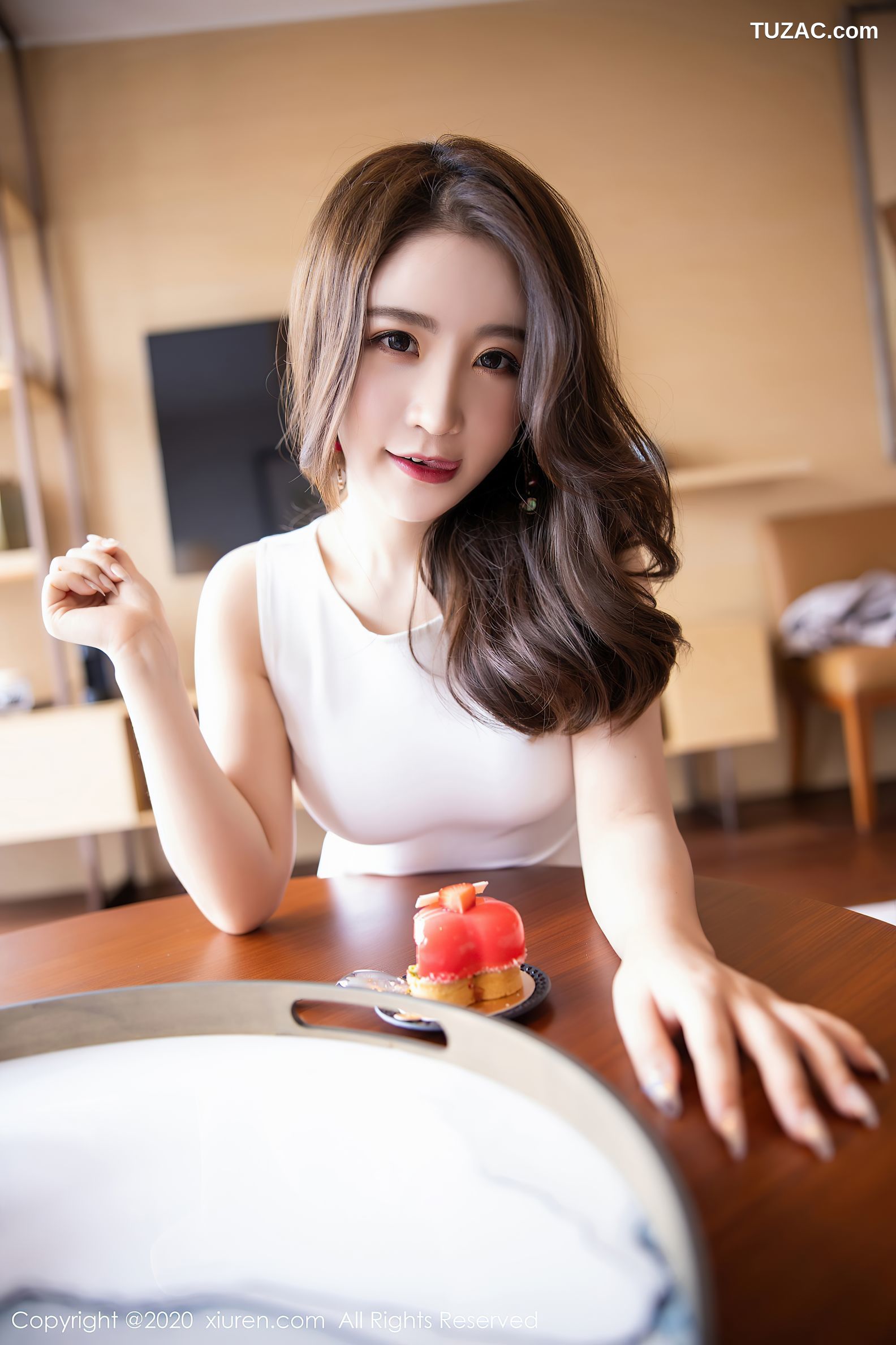 XiuRen秀人网-2441-绯月樱-《丝袜玉足修长曼妙》-2020.08.13