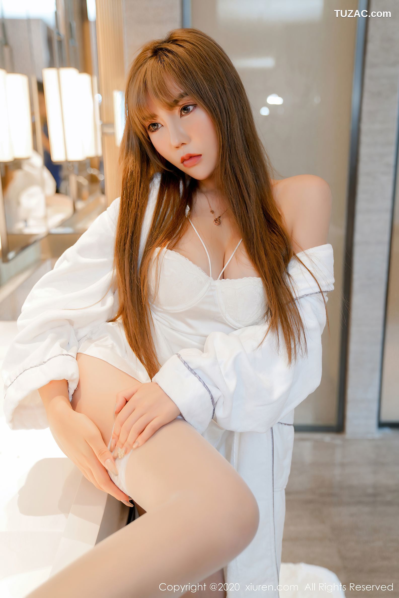 XiuRen秀人网-2459-萌汉药-《浴袍与极致蕾丝》-2020.08.19