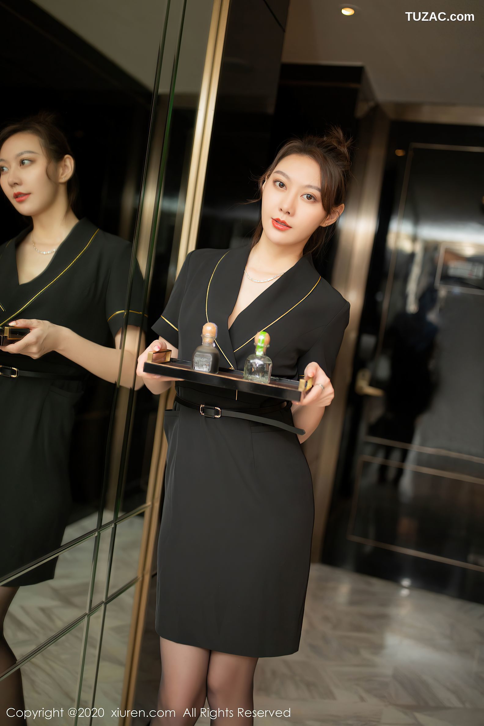 XiuRen秀人网-2464-艺轩-《黑色制服主题系列》-2020.08.19