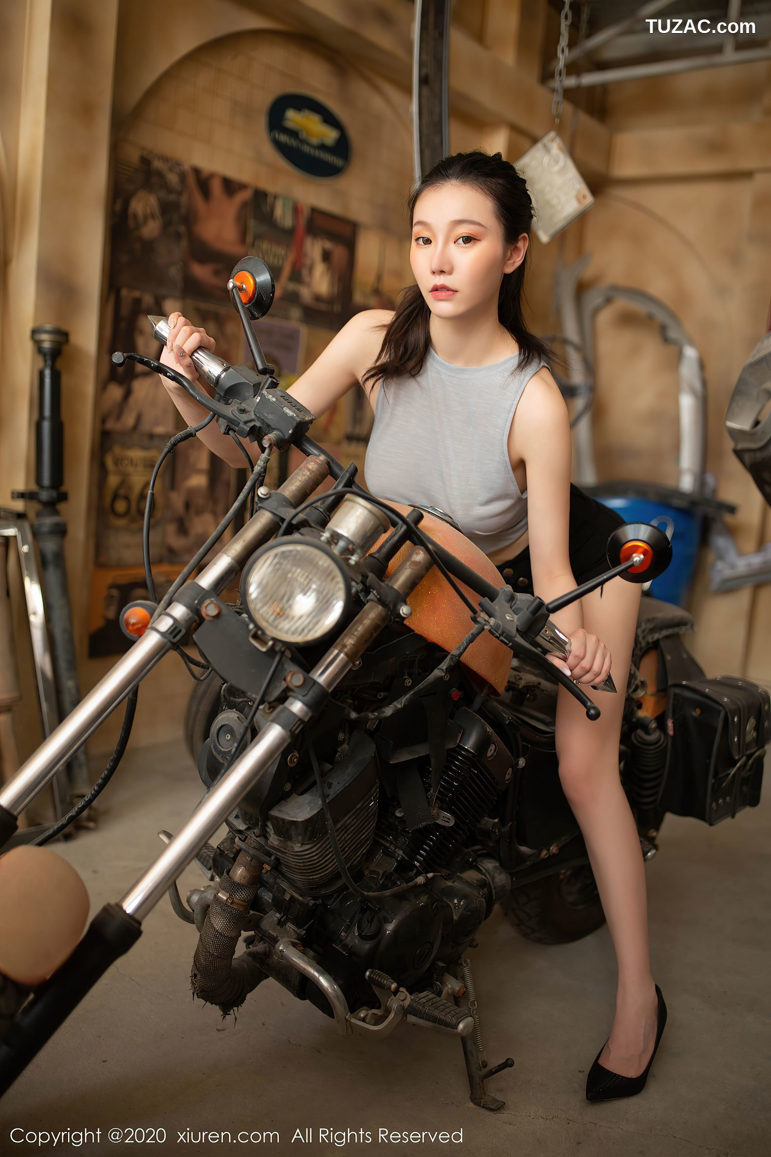 XiuRen秀人网-2493-安然Maleah-《汗湿的修理工主题》-2020.08.26