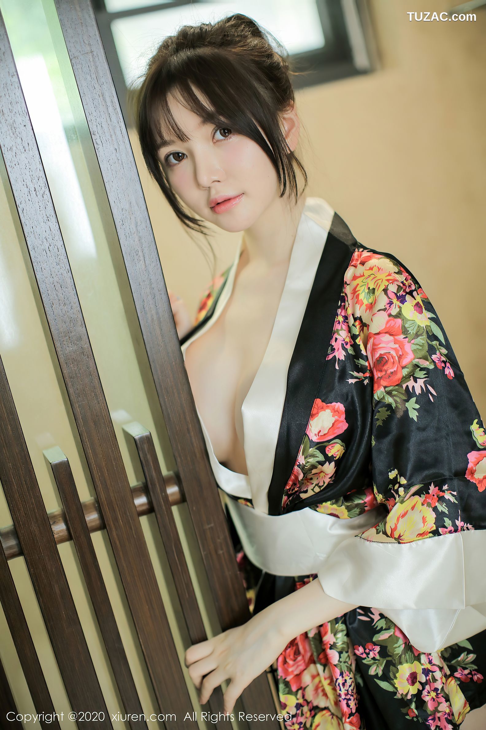 XiuRen秀人网-2581-糯美子-《色彩艳丽的和服》-2020.09.21