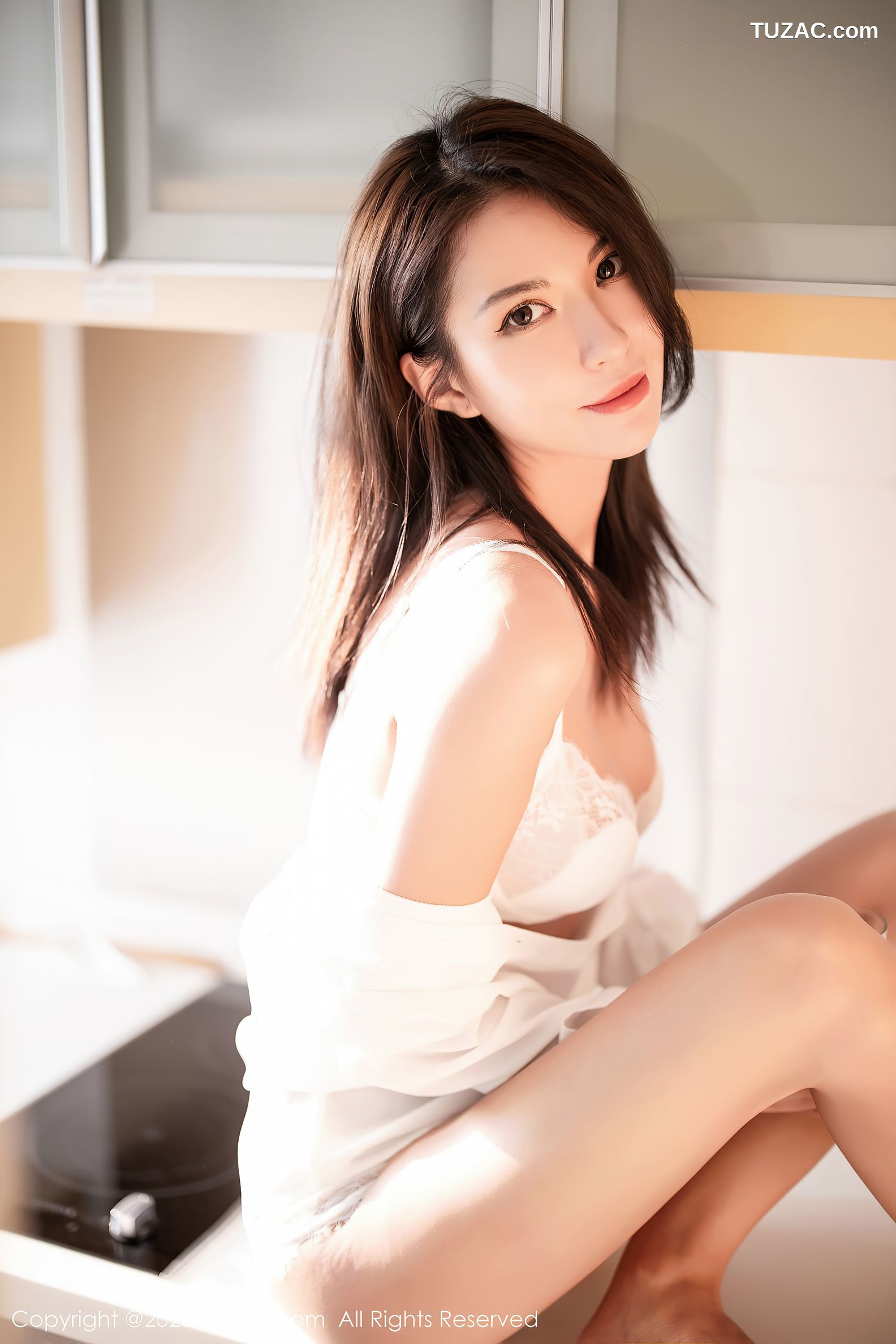 XiuRen秀人网-2813-Carry-《杨柳般婀娜多姿》-2020.11.23