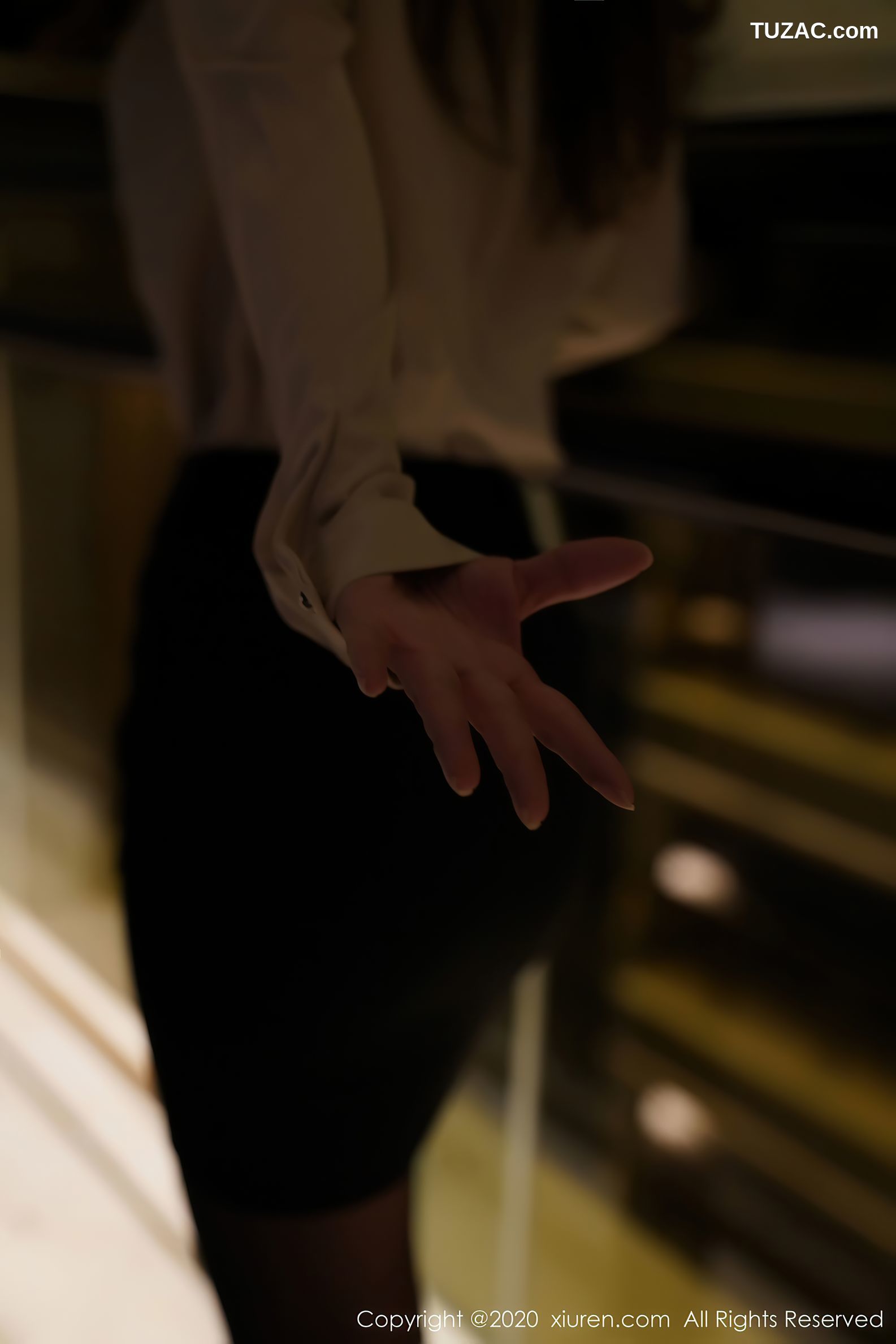 XiuRen秀人网-2906-张雨萌-萌汉药-剧情主题性感姐妹花演绎女同诱惑-2020.12.17