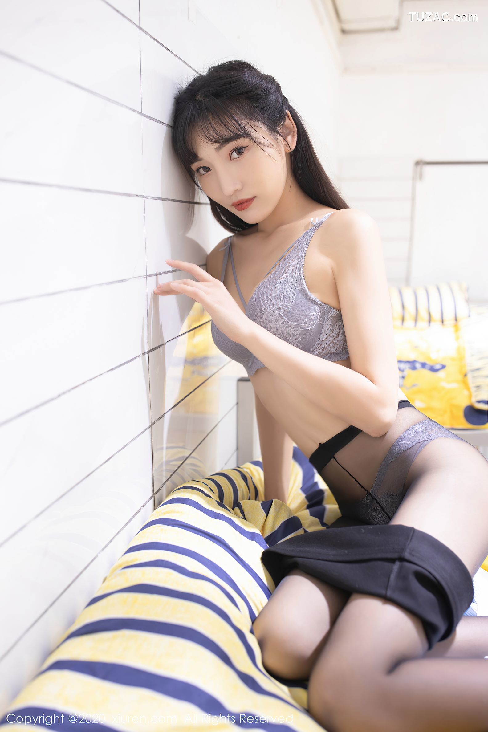 XiuRen秀人网-2932-陆萱萱-《办公室黑丝女友》-2020.12.23