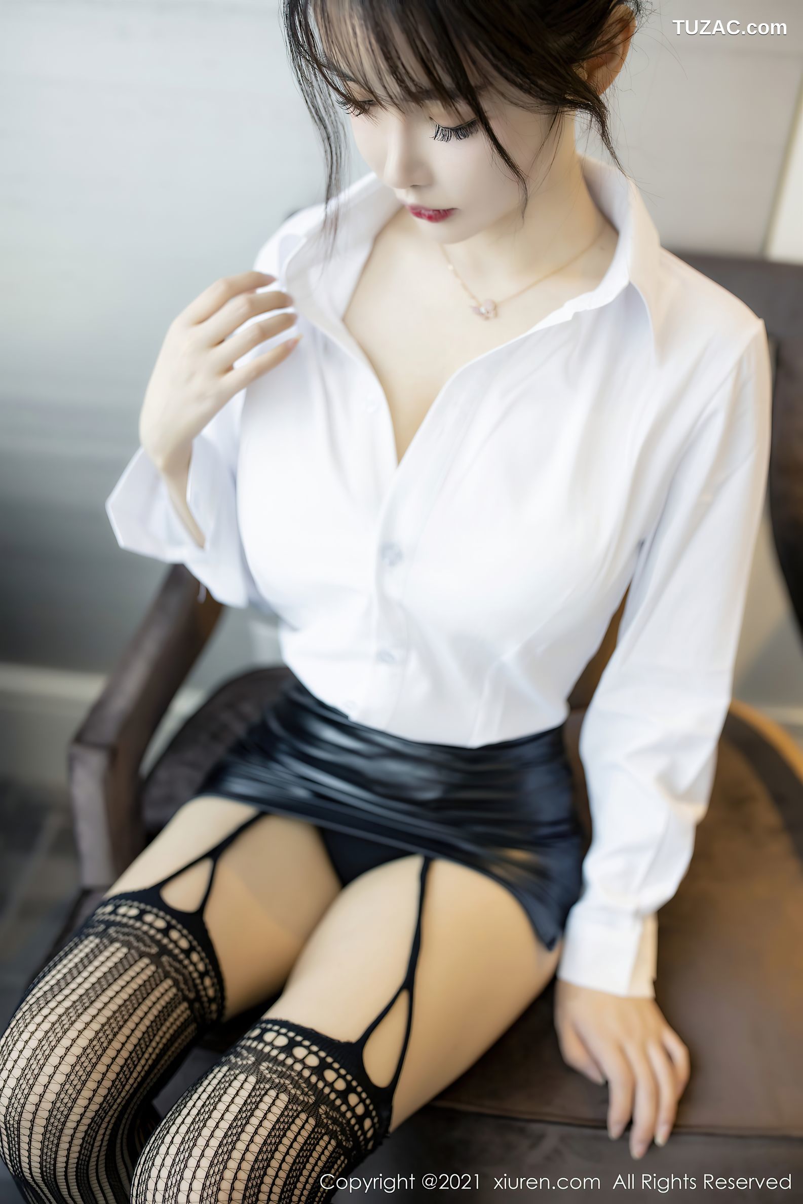 XiuRen秀人网-2976-南初妹妹-《经典的秘书职业装主题系列》-2021.01.06