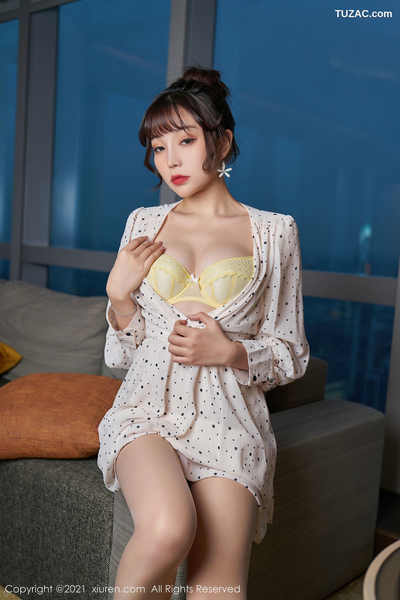 XiuRen秀人网-3145-芝芝Booty-碎花裙黄色内衣绝佳身材惹火-2021.02.26