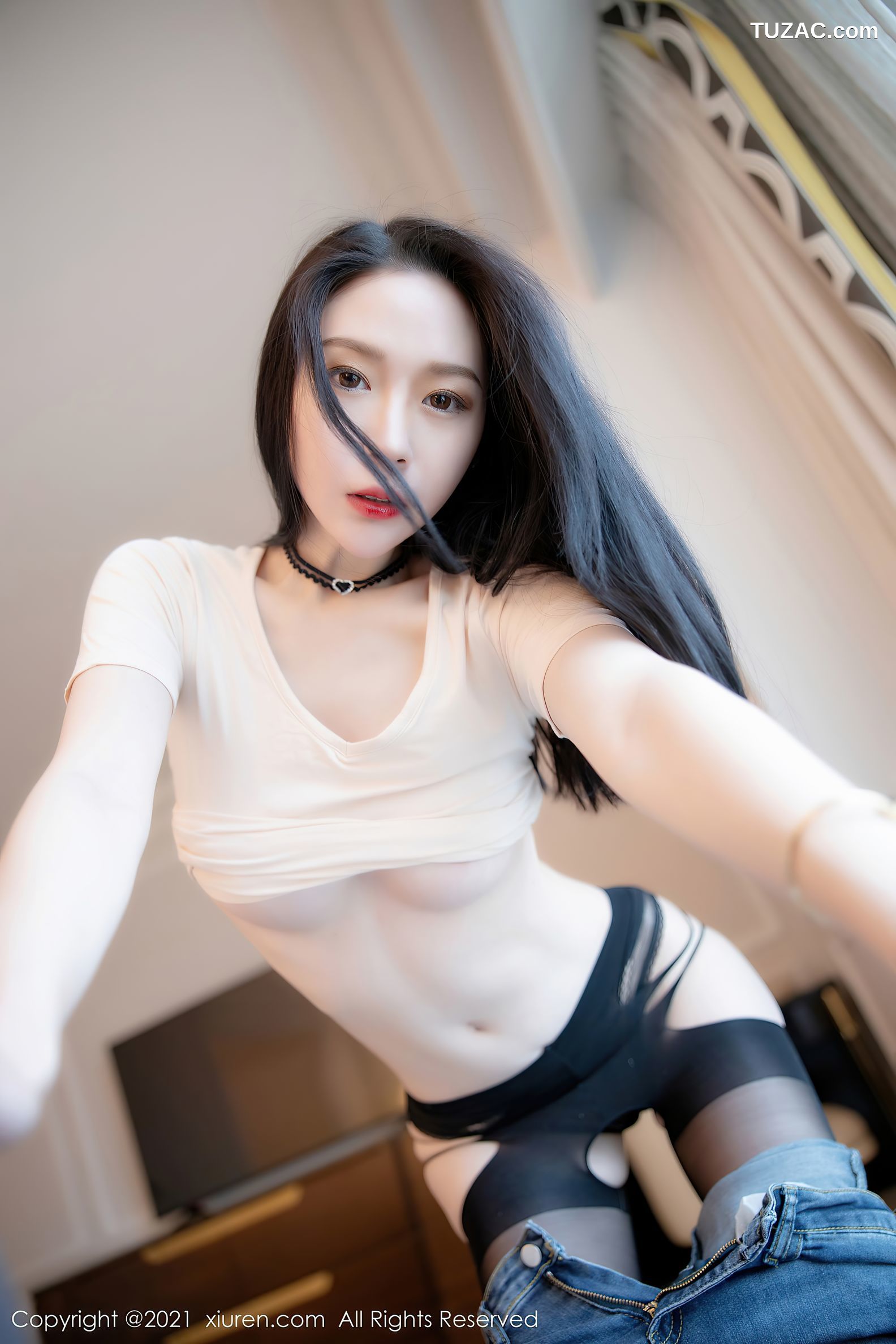 XiuRen秀人网-3218-梦心月-心愿旅拍-紧身牛仔裤黑丝极致魅惑-2021.03.18