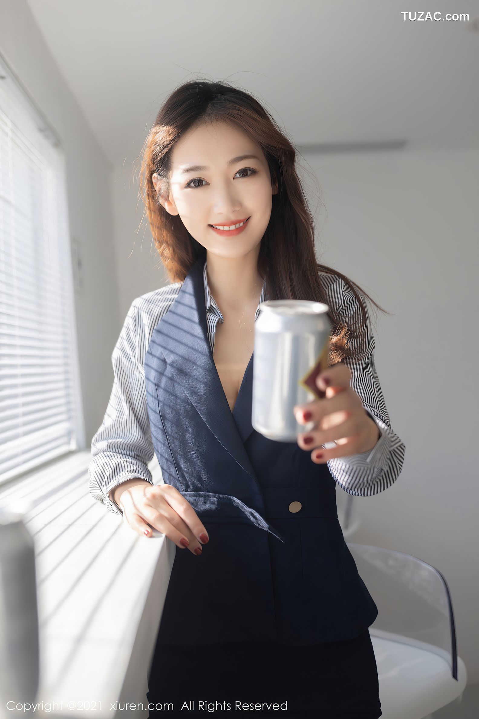 XiuRen秀人网-3241-唐安琪-推销员主题-商店性感红色内衣肉丝-2021.03.24