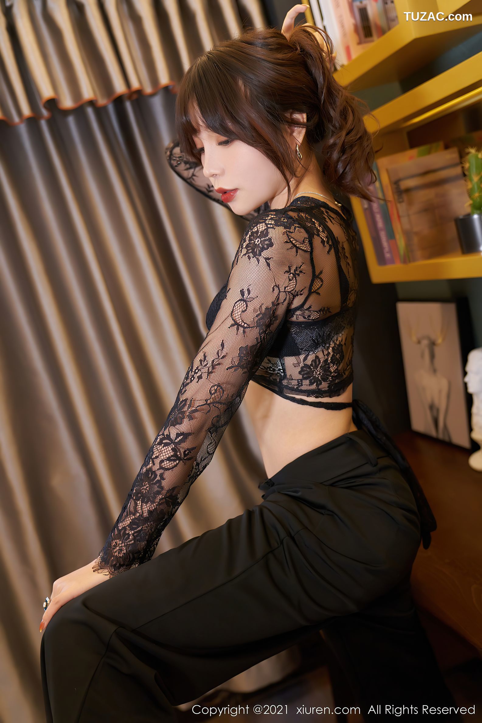 XiuRen秀人网-3414-芝芝Booty-黑色蕾丝情趣内衣蕾丝吊带袜-2021.05.14