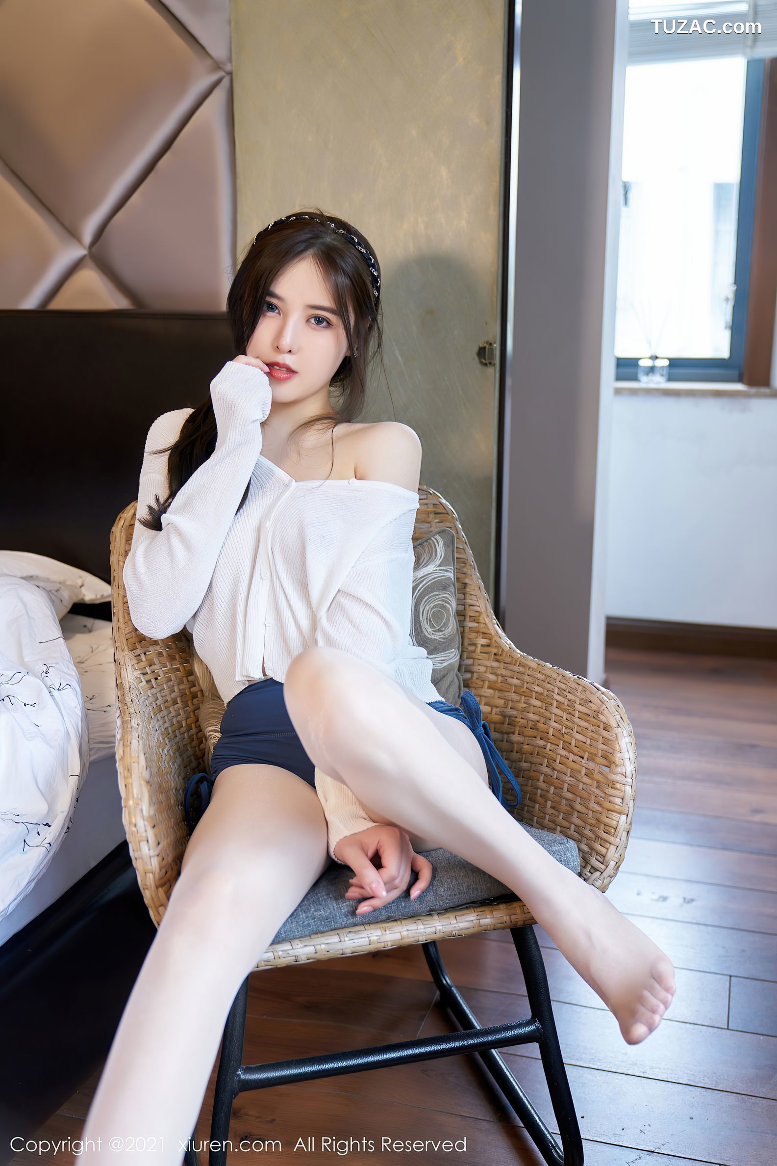 XiuRen秀人网-3419-韩静安-白衣蓝短裤蕾丝内裤白丝-2021.05.17
