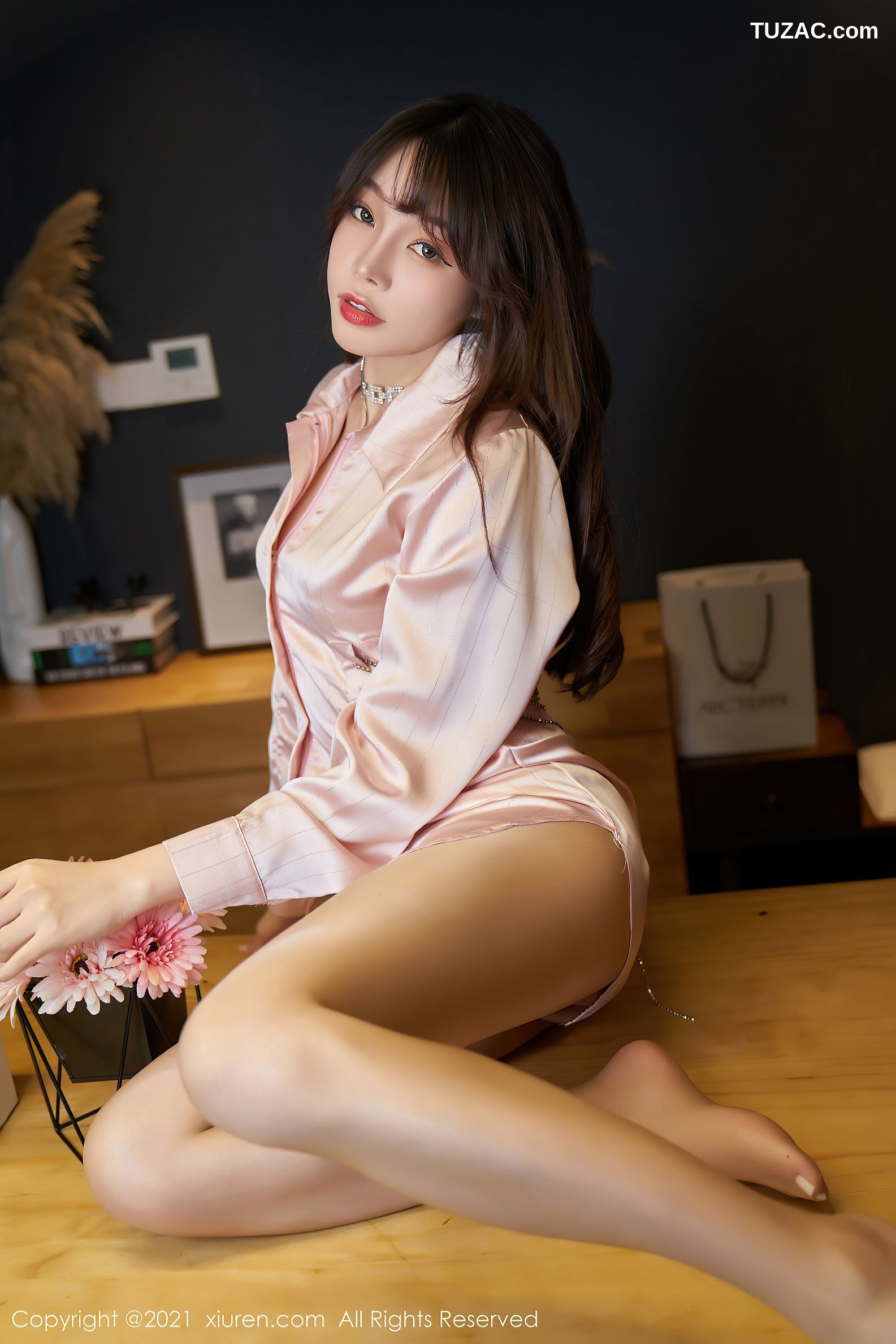 XiuRen秀人网-3466-芝芝Booty-透亮粉色服饰肉丝-2021.05.26