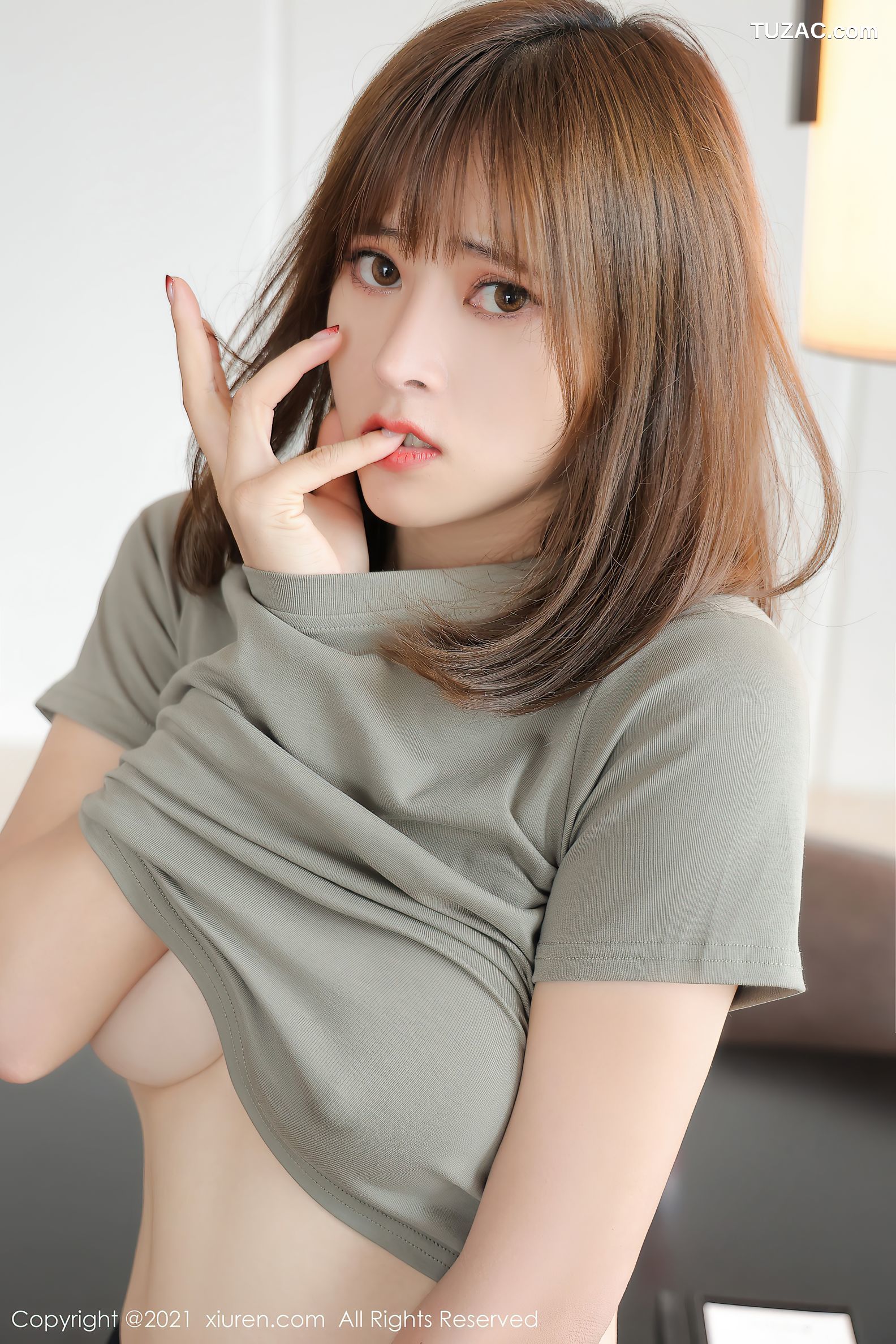 XiuRen秀人网-3557-奈沐子-真空服饰黑丝豪乳-2021.06.18