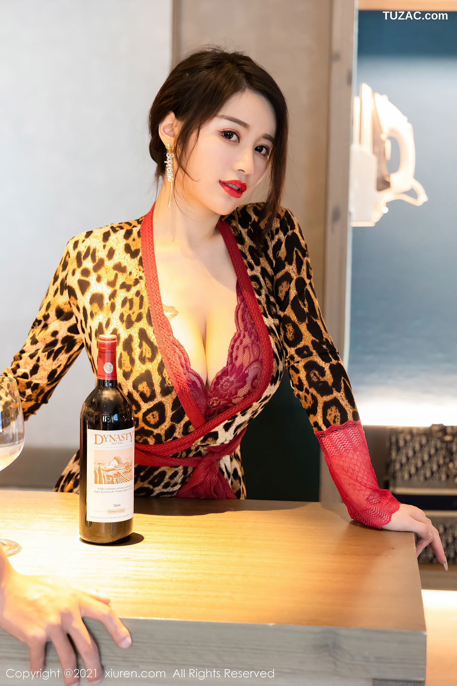 XiuRen秀人网-3605-美七Mia-酒店剧情主题缕空情趣内衣-2021.06.30