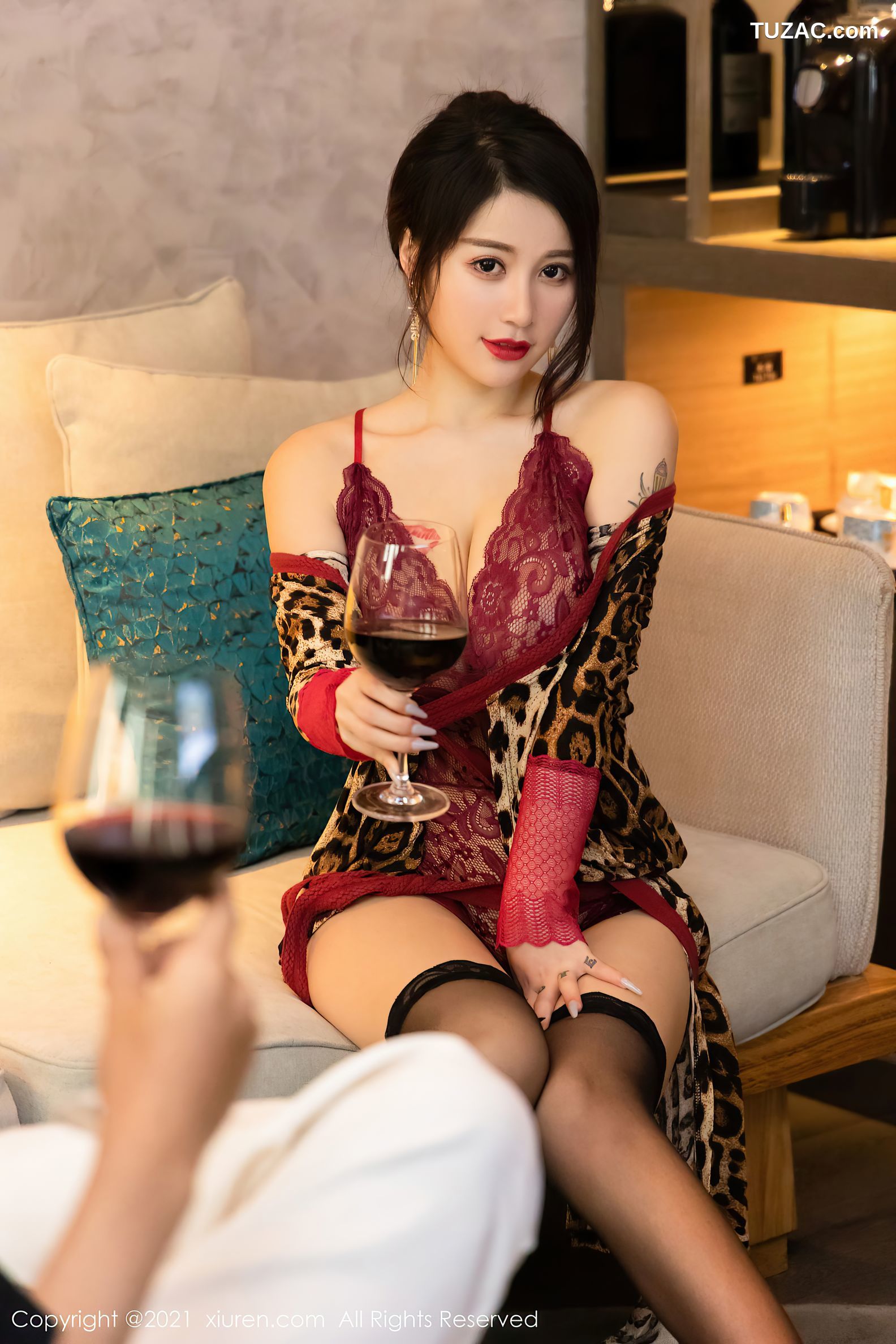 XiuRen秀人网-3605-美七Mia-酒店剧情主题缕空情趣内衣-2021.06.30