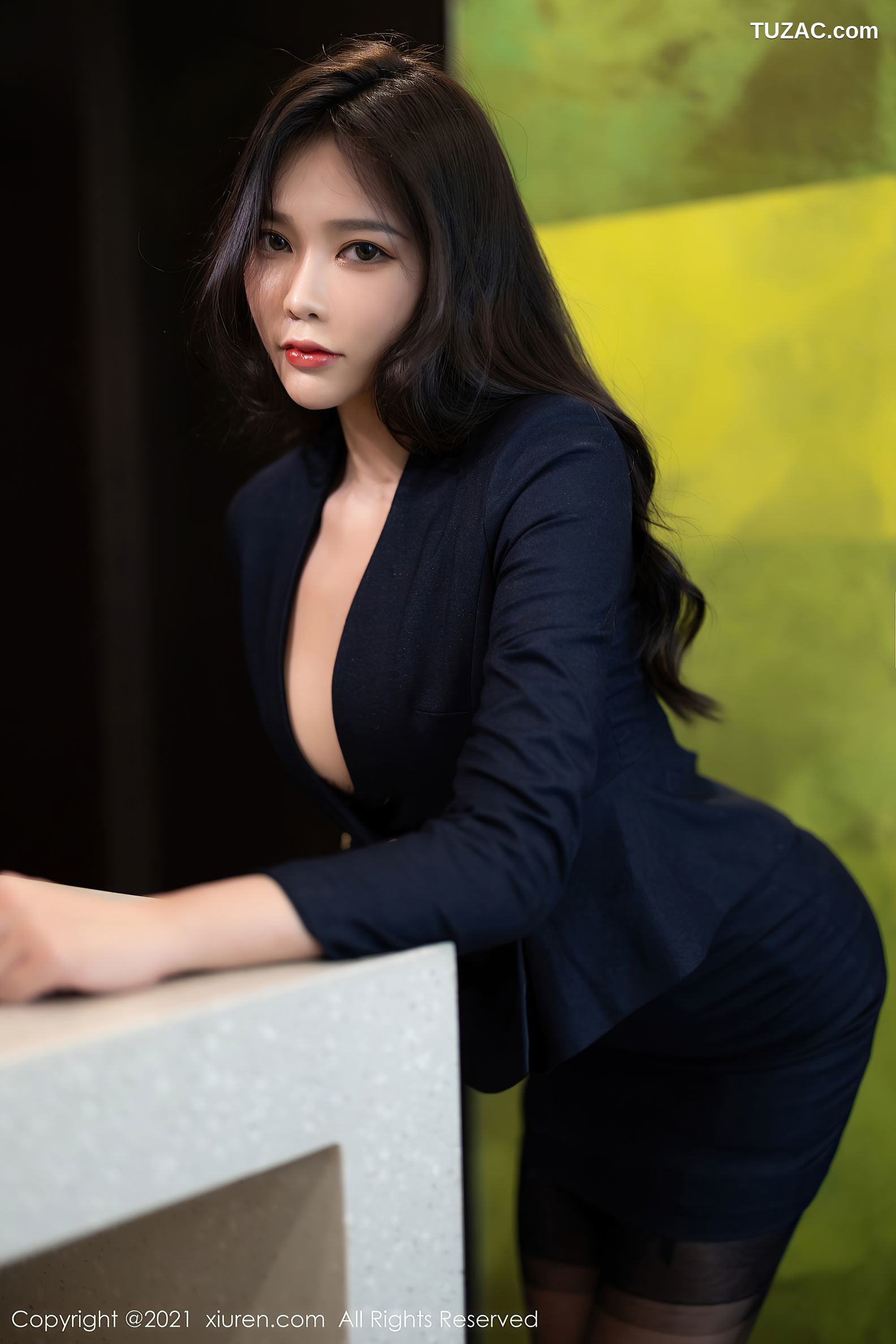 XiuRen秀人网-3703-娜比-直爽职业装黑色蕾丝内衣黑丝吊带袜-2021.07.22