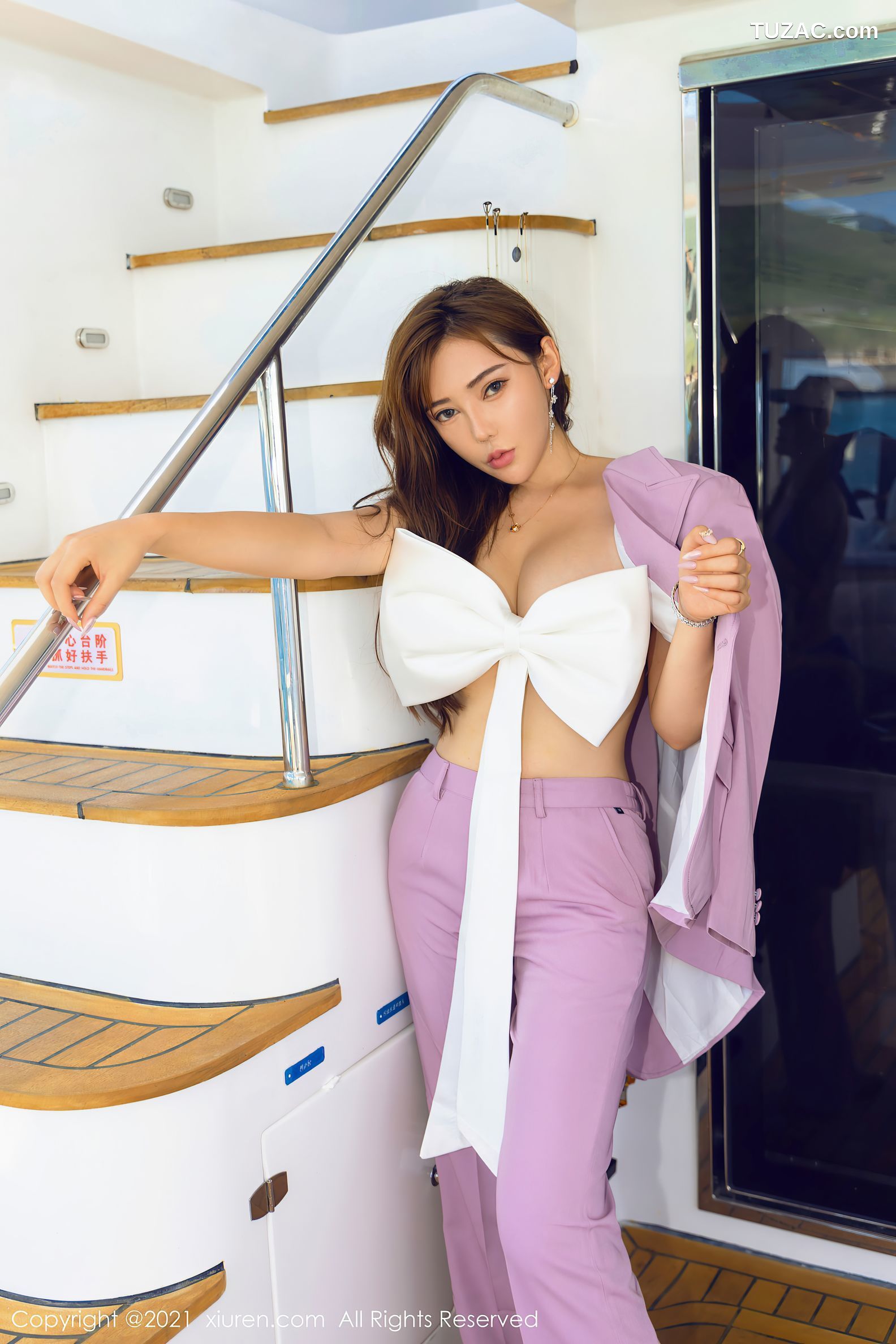 XiuRen秀人网-3833-萌汉药baby-澳门旅拍游艇主题蝴蝶结内衣-2021.08.23