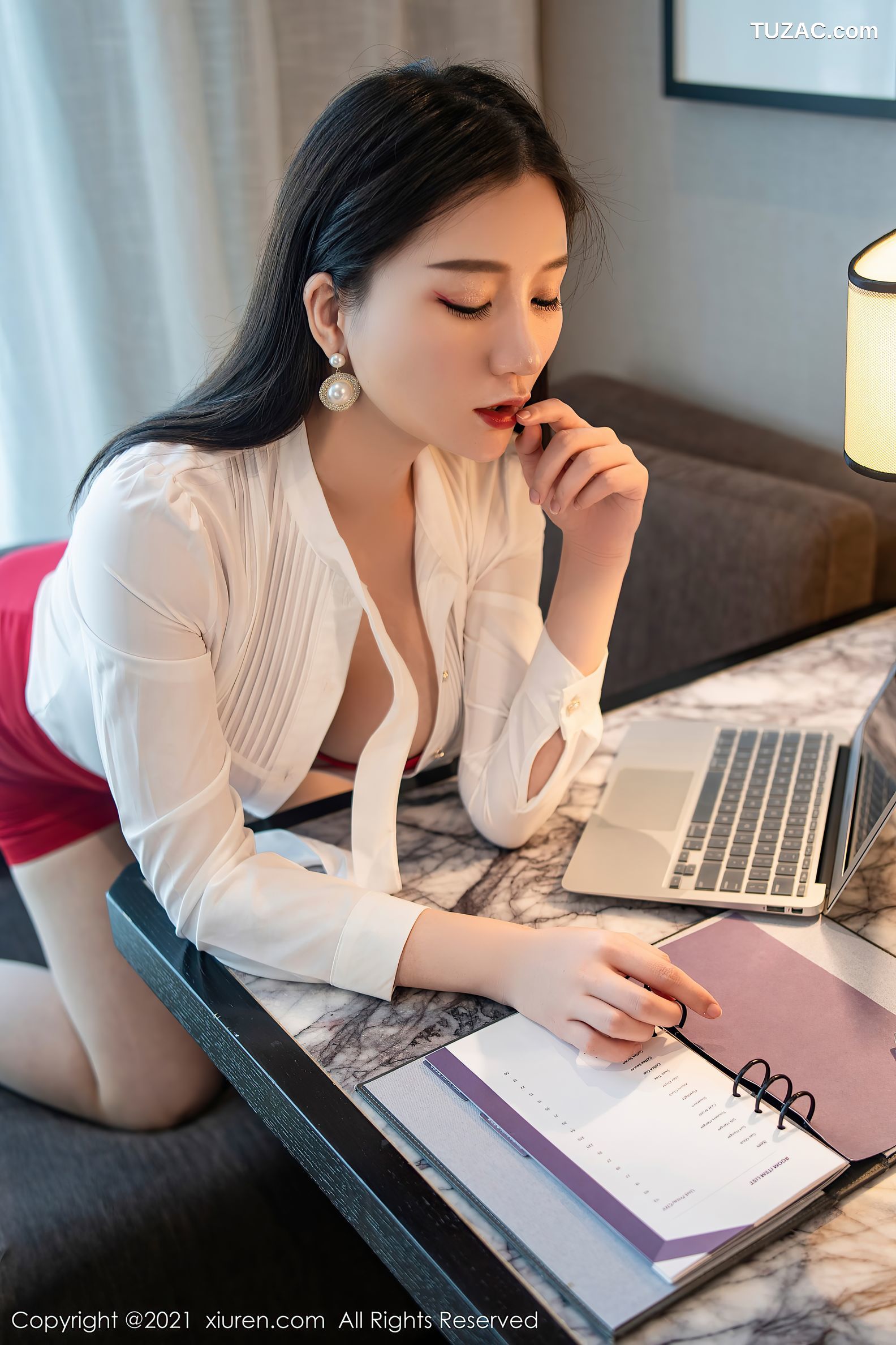 XiuRen秀人网-3954-顾乔楠Cora-红色秘书制服主题-2021.09.16