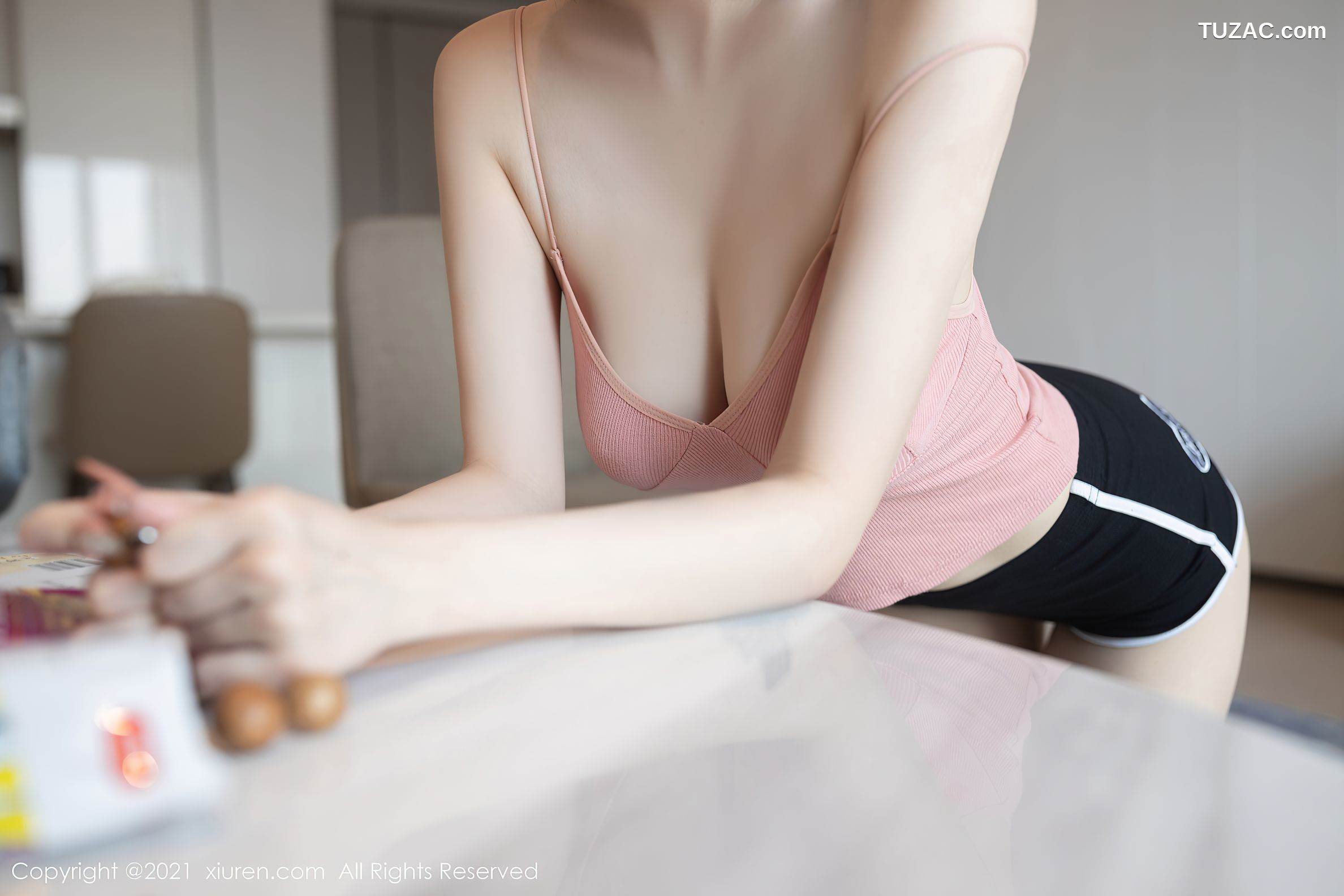 XiuRen秀人网-3996-安然Maleah-借宿主题床上性感内衣-2021.09.26