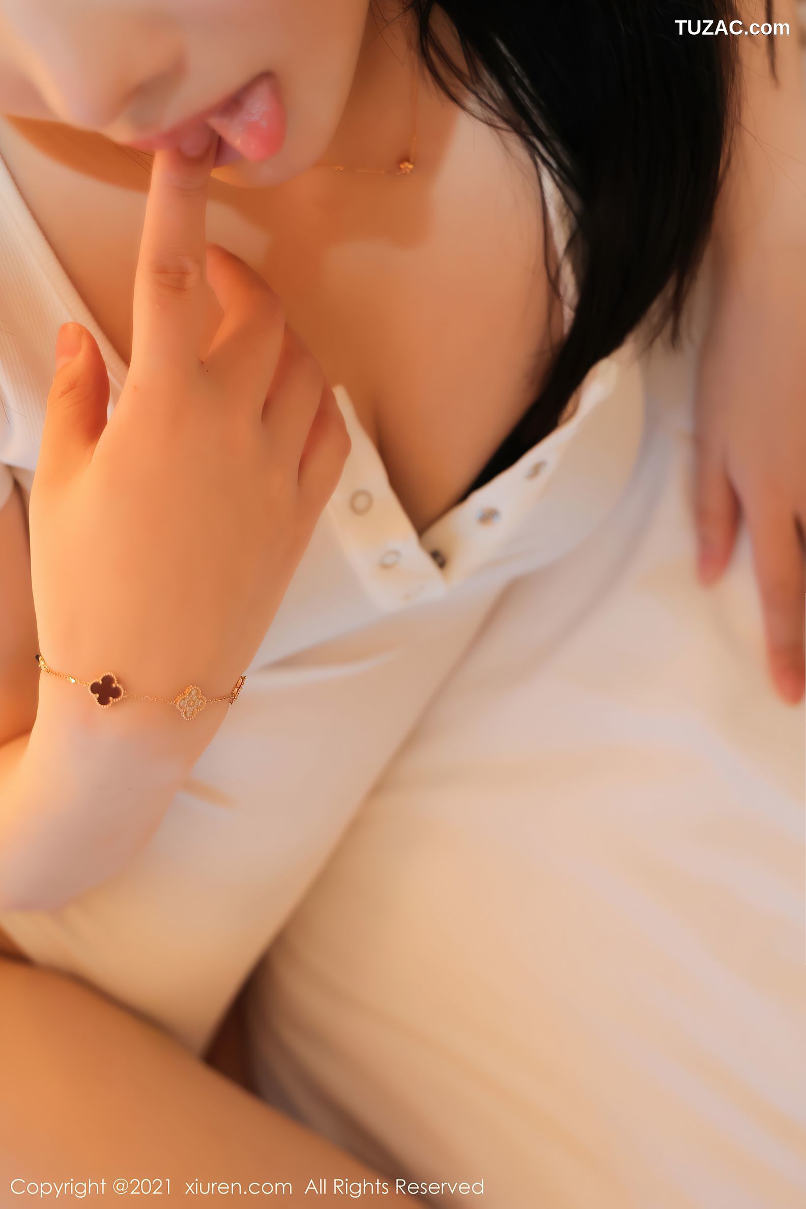 XiuRen秀人网-4016-Summer宝宝-白色高开叉连体衣黑丝网袜-2021.09.29