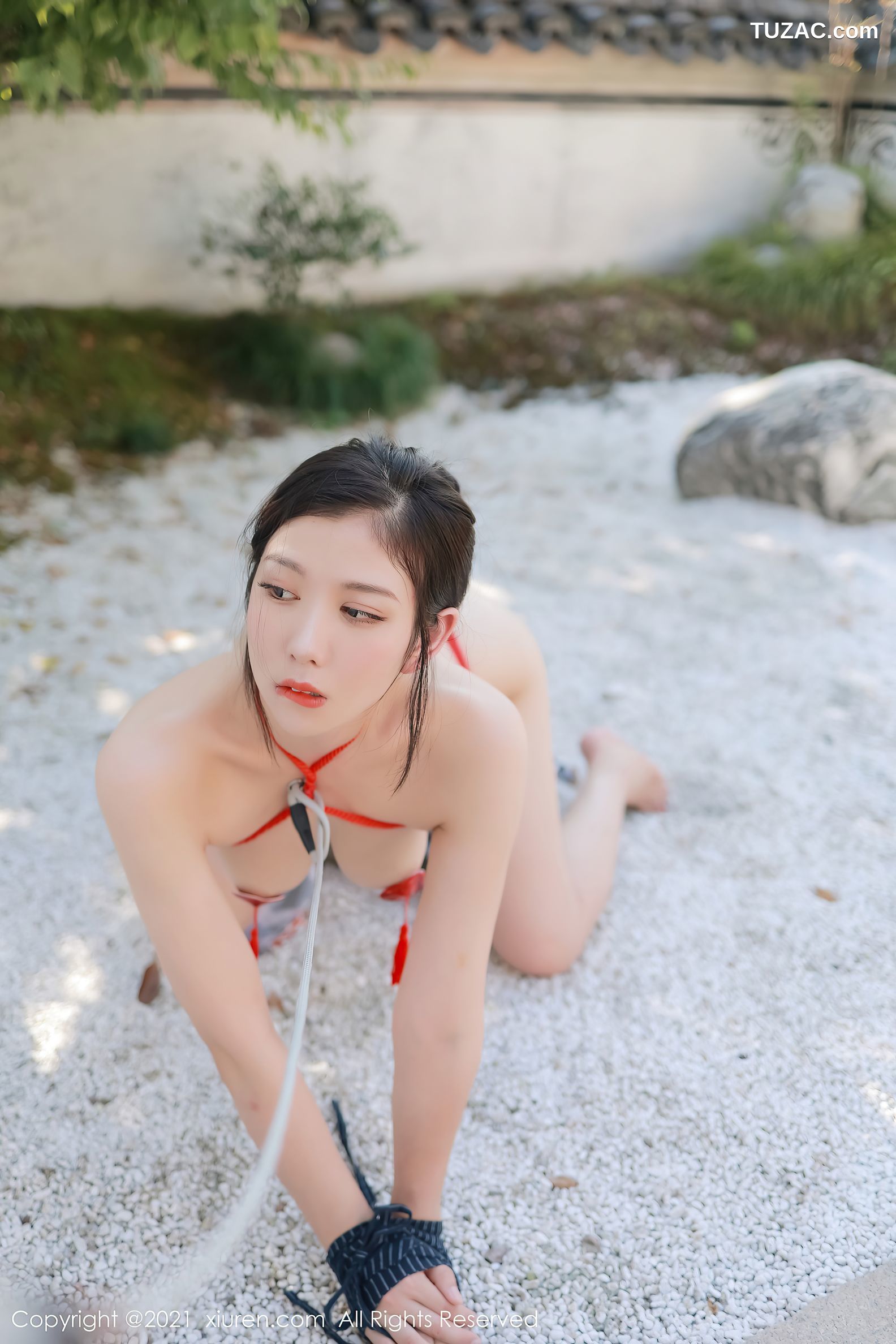 XiuRen秀人网-4032-李雅柔182CM-大理旅拍户外和服豪乳血滴子遮点红绳捆绑-2021.10.08