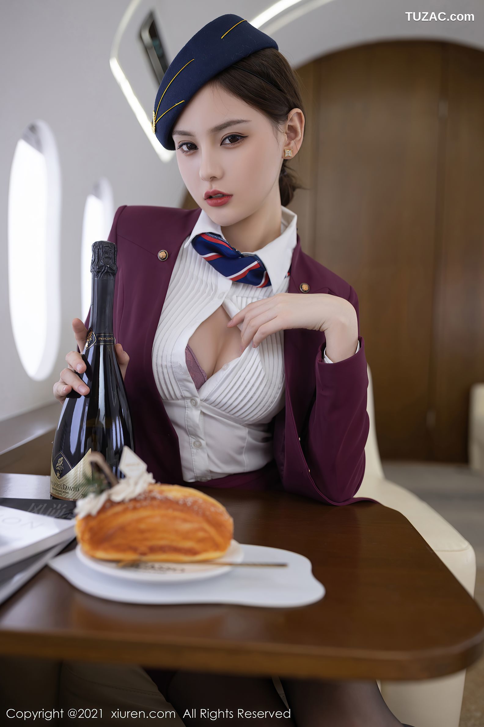 XiuRen秀人网-4264-王心怡-空姐制服主题性感内衣黑丝-2021.11.24