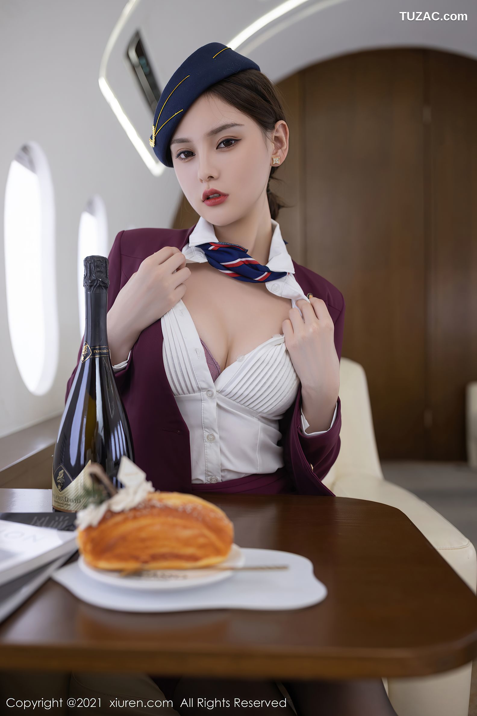 XiuRen秀人网-4264-王心怡-空姐制服主题性感内衣黑丝-2021.11.24