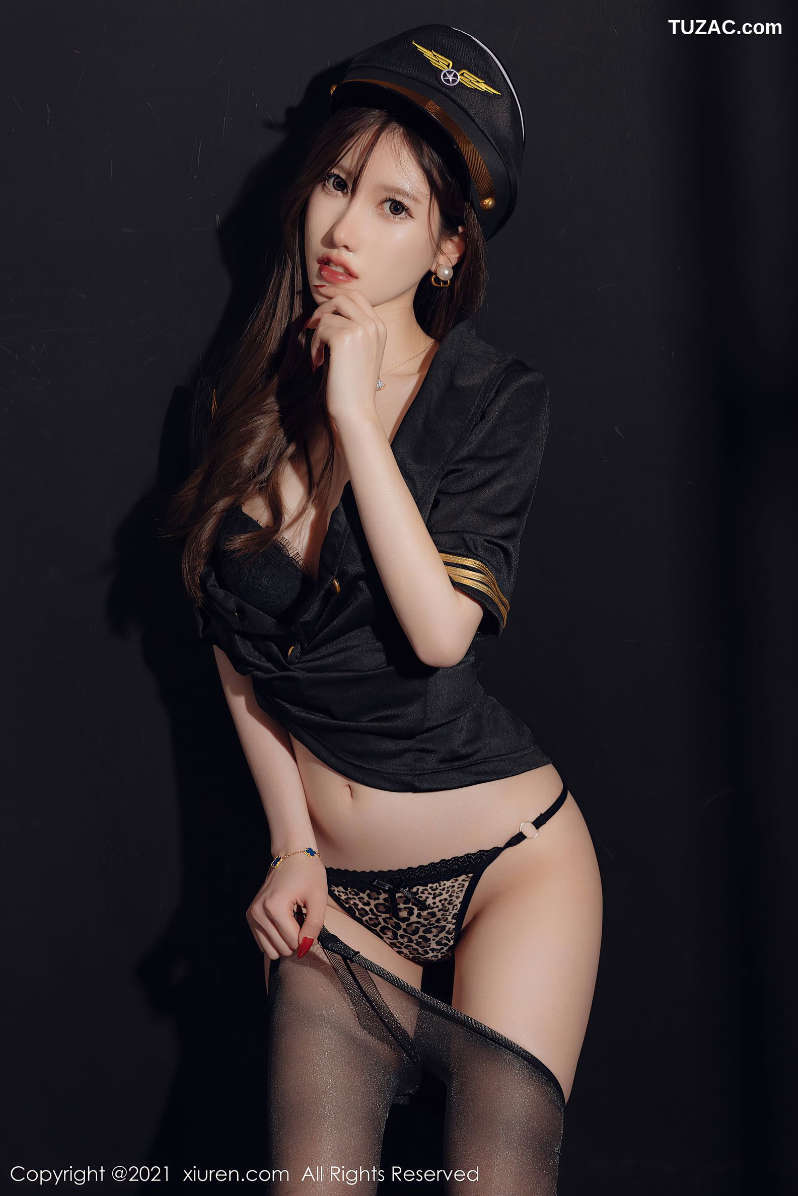 XiuRen秀人网-4355-美桃酱-黑色空军制服主题超薄黑丝裤袜-2021.12.17