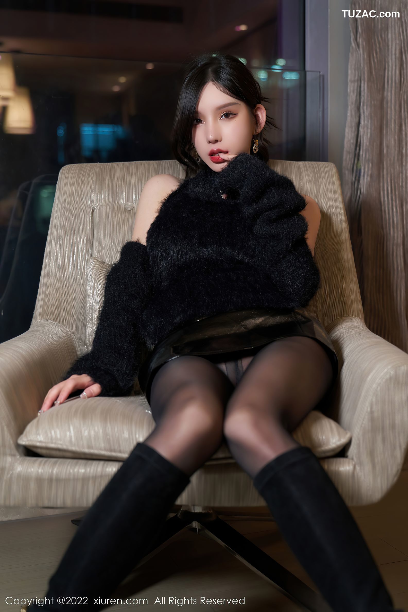 XiuRen秀人网-4437-周于希Sally-全裸上身破烂黑丝-2022.01.07