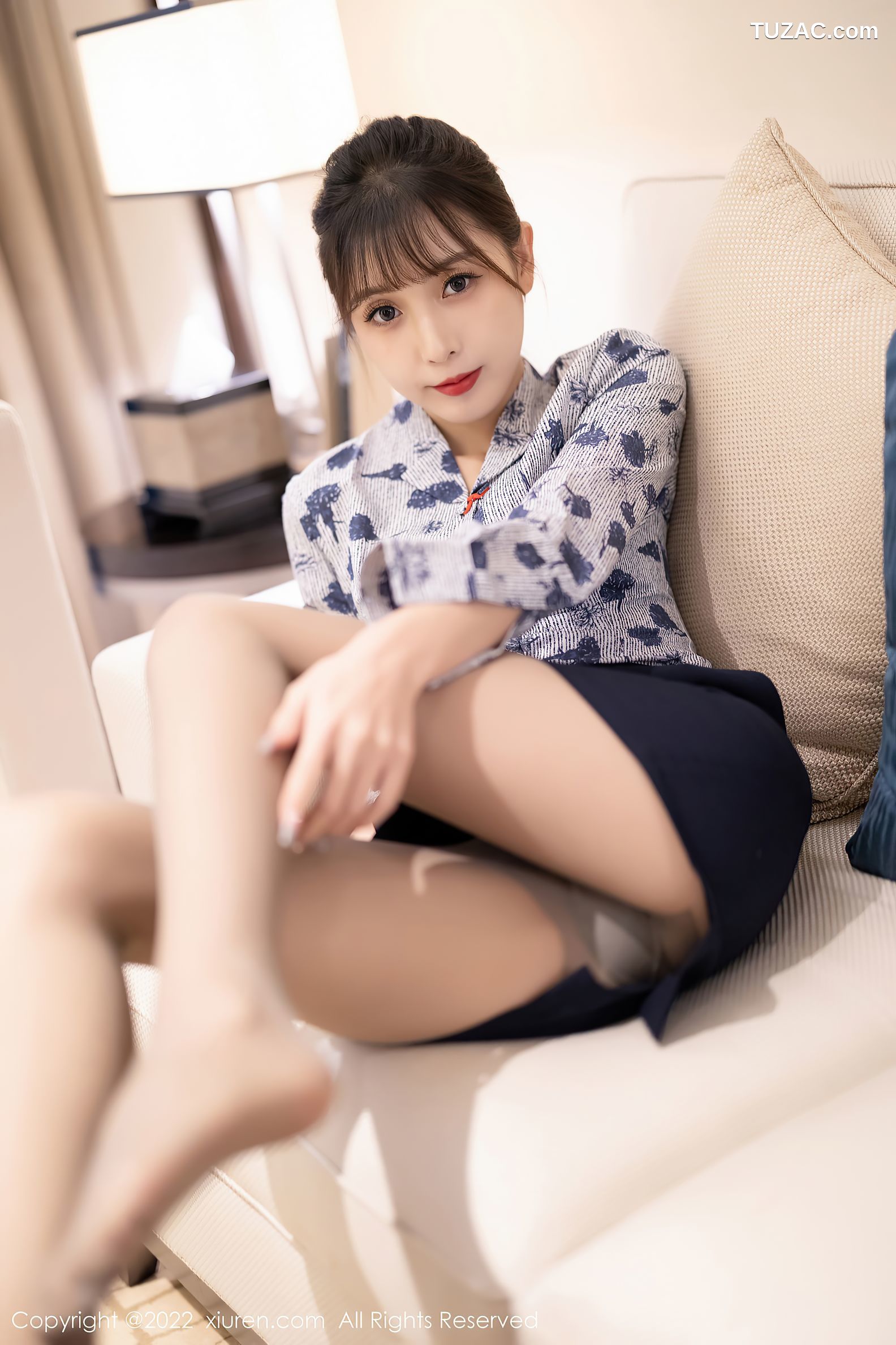 XiuRen秀人网-4447-林星阑-空姐制服性感黑色内衣灰丝裤袜-2022.01.11