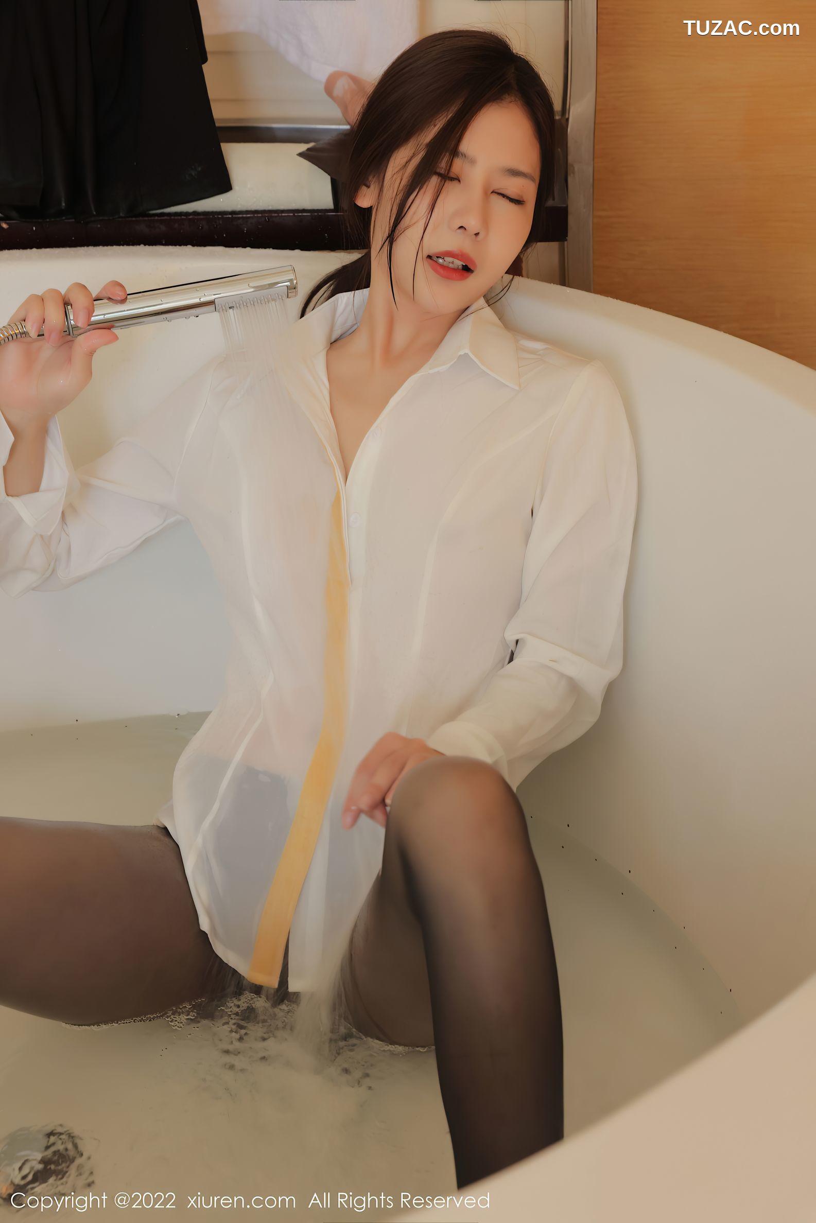 XiuRen秀人网-4472-尹甜甜-三亚旅拍浴室薄透衬衫黑丝湿身惹火-2022.01.17