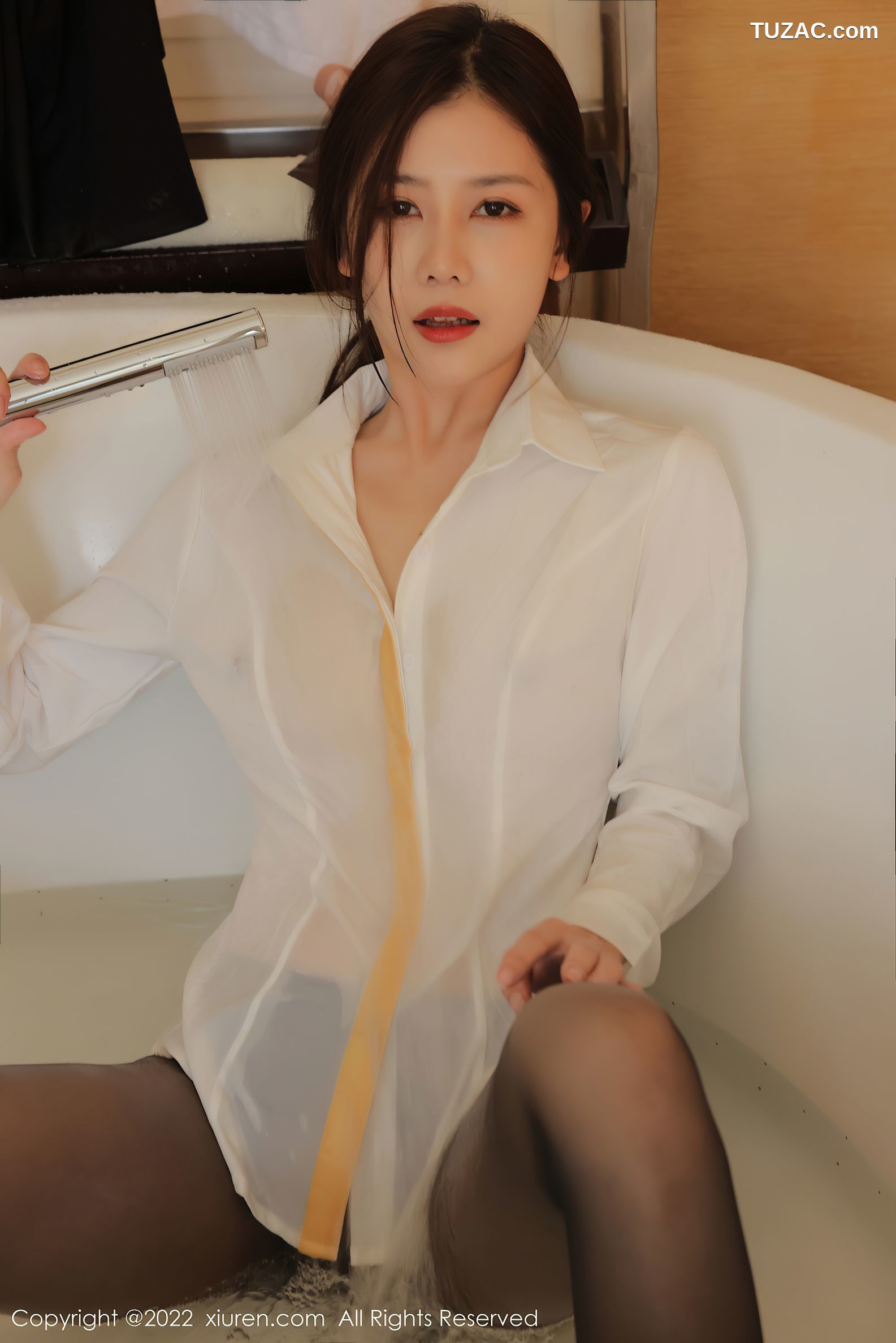 XiuRen秀人网-4472-尹甜甜-三亚旅拍浴室薄透衬衫黑丝湿身惹火-2022.01.17