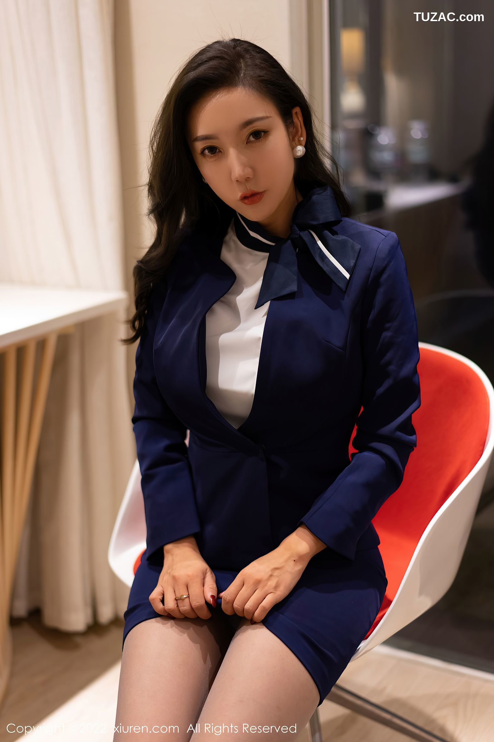 XiuRen秀人网-4478-艾静香-三亚旅拍深蓝色职业服饰性感内衣丰满-2022.01.18