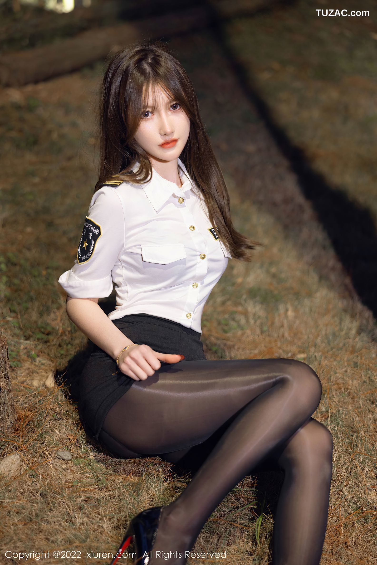 XiuRen秀人网-4492-美桃酱-户外夜晚树林-床上性感女兵制服黑丝-2022.01.20