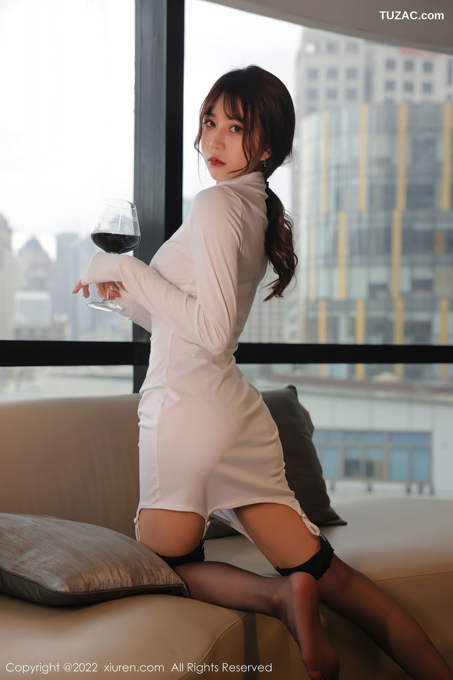 XiuRen秀人网-4494-Tina_甜仔-白色轻透连衣裙黑丝吊带袜-2022.01.21