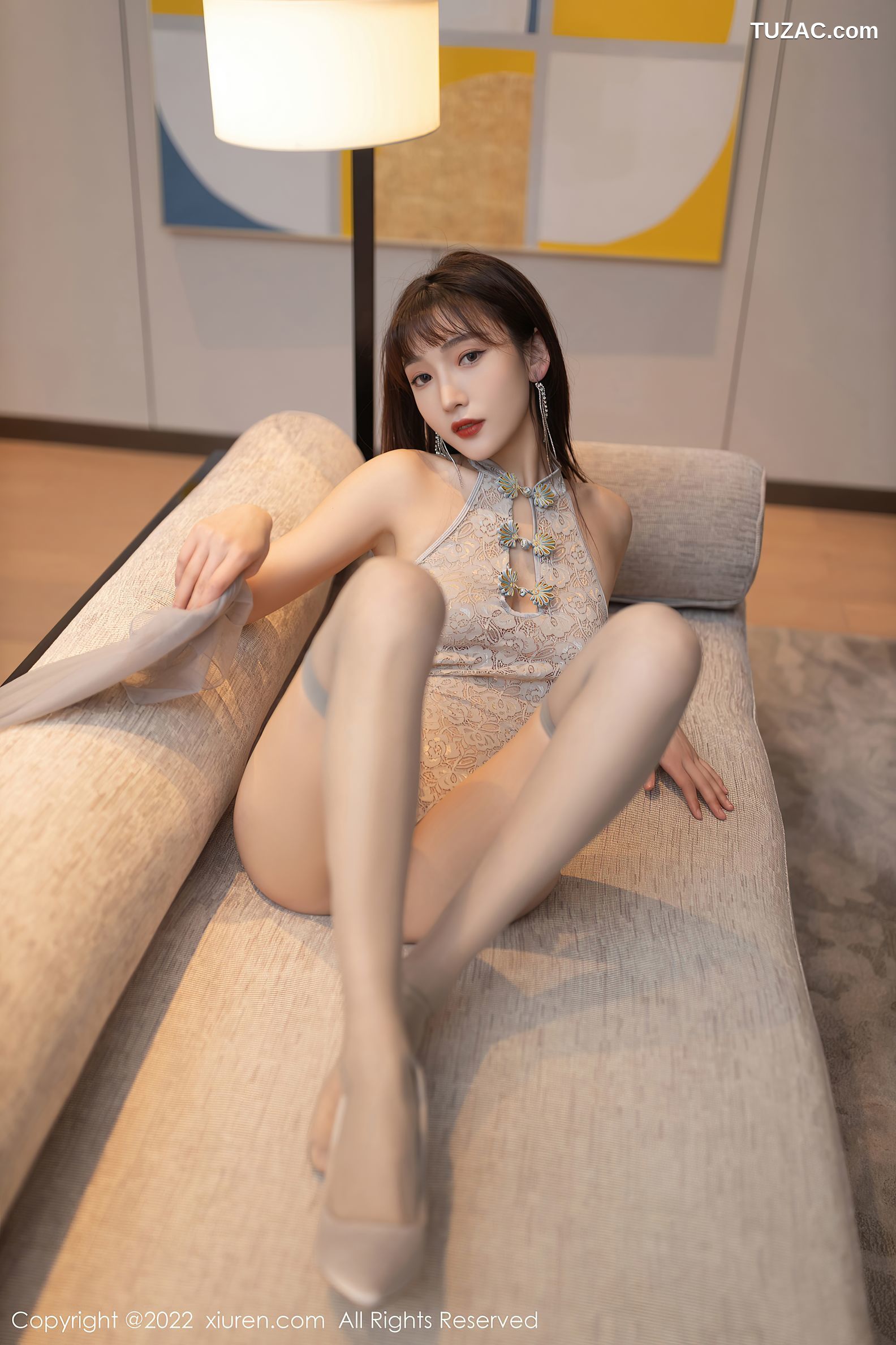 XiuRen秀人网-4592-陆萱萱-室内场景性感薄纱长裙诱人灰色丝袜-2022.02.16