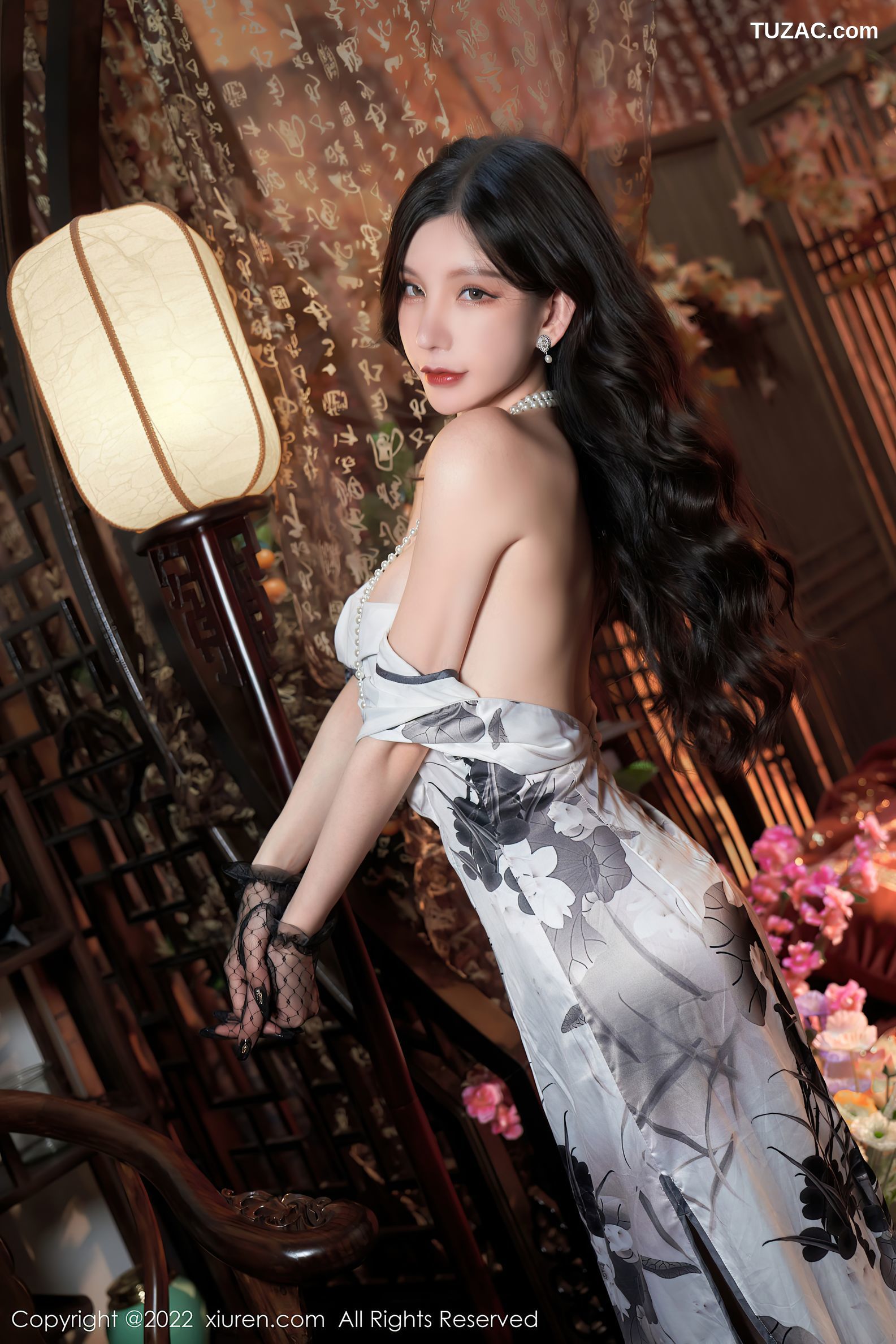 XiuRen秀人网-4608-周于希Sally-三亚旅拍性感长裙闪亮黑丝裤袜-2022.02.18