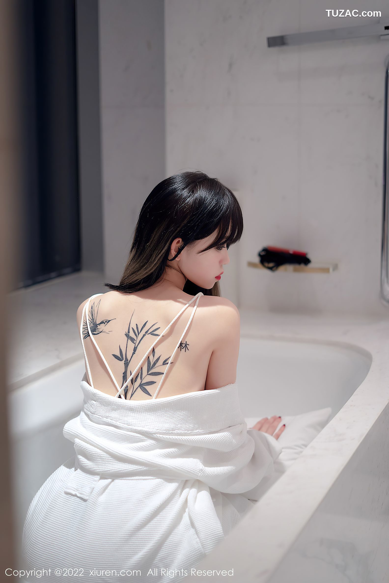 XiuRen秀人网-4611-奶瓶-浴室白色轻透薄纱吊带长裙-2022.02.21