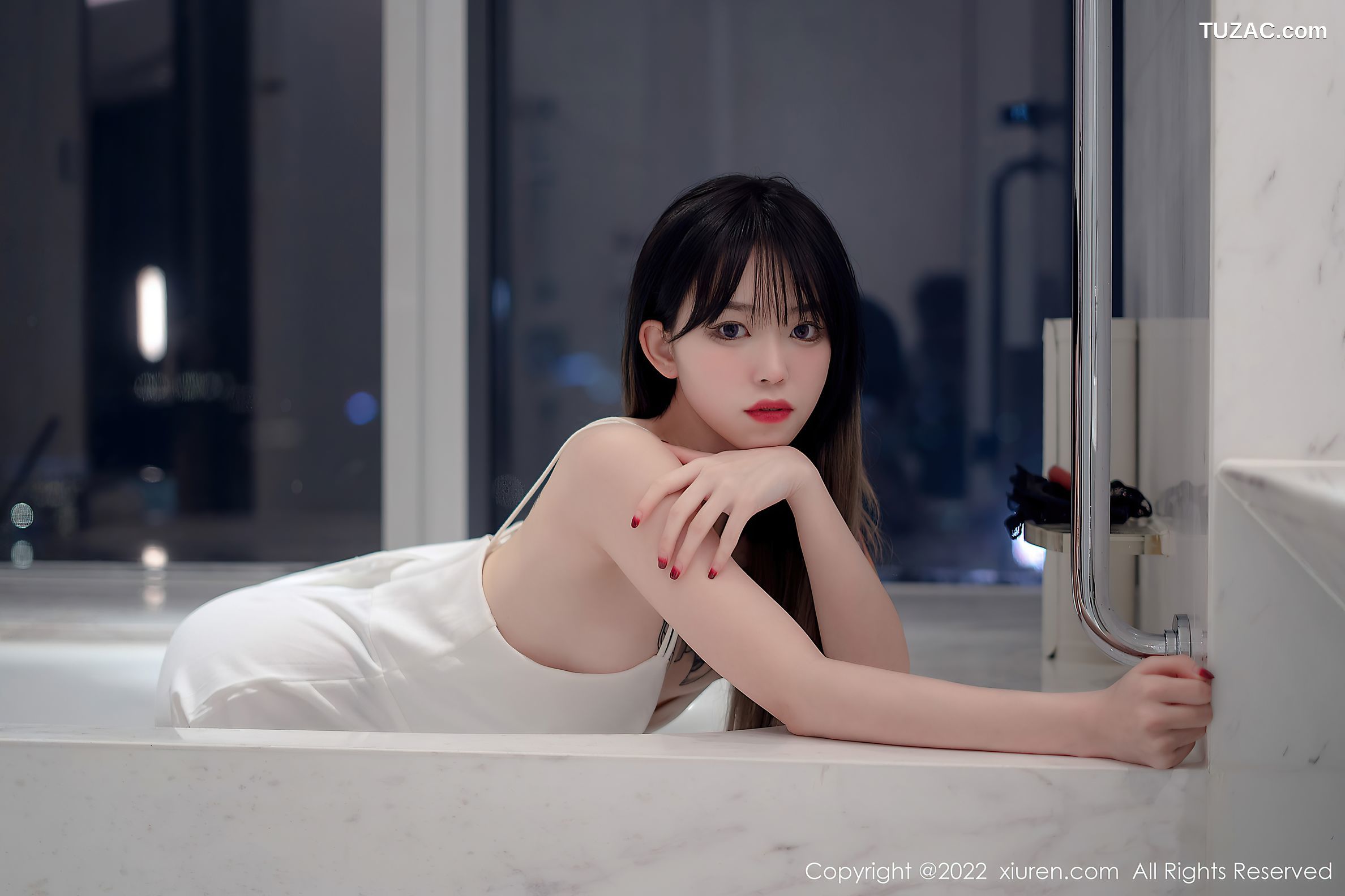 XiuRen秀人网-4611-奶瓶-浴室白色轻透薄纱吊带长裙-2022.02.21