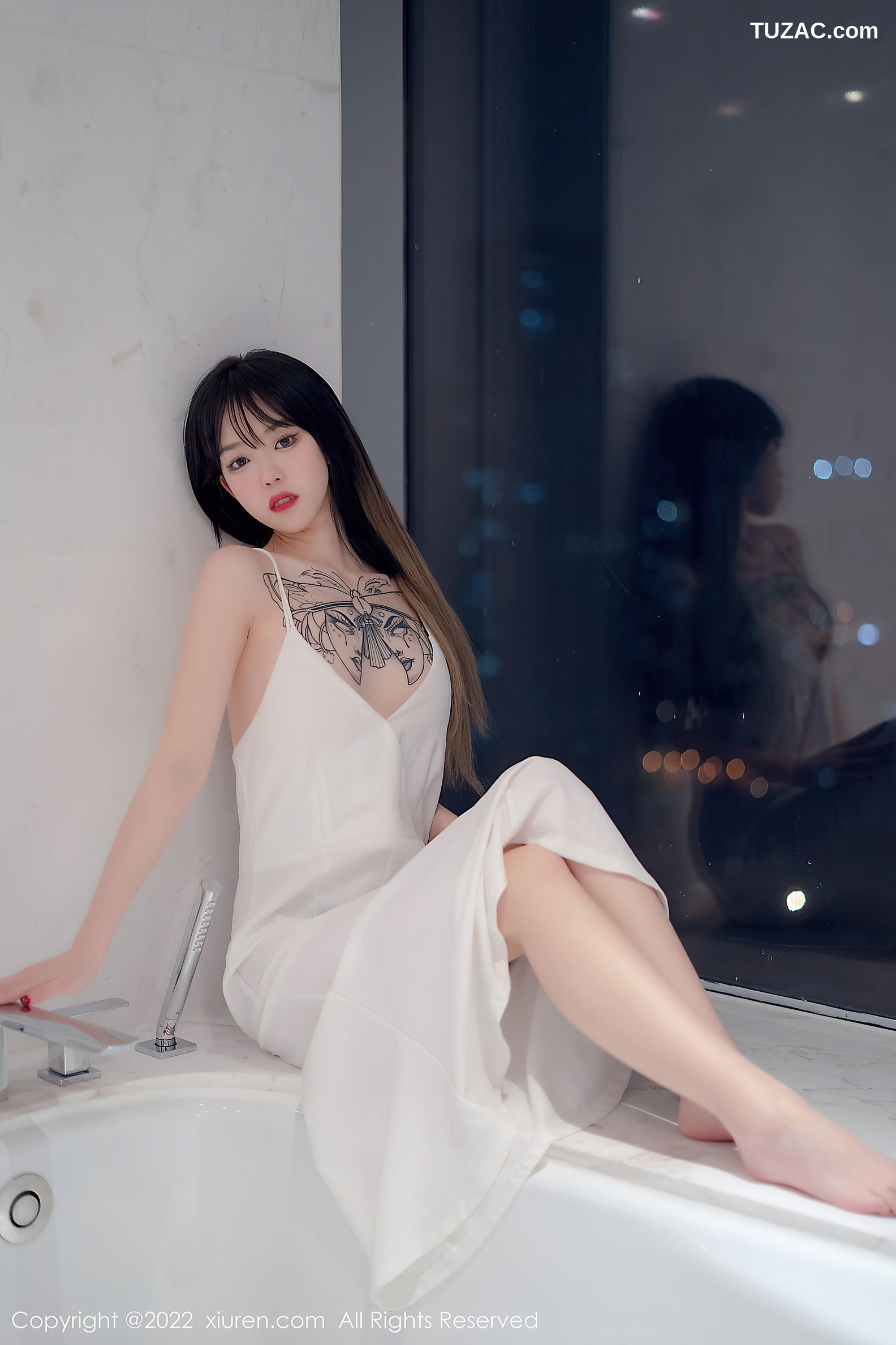 XiuRen秀人网-4611-奶瓶-浴室白色轻透薄纱吊带长裙-2022.02.21