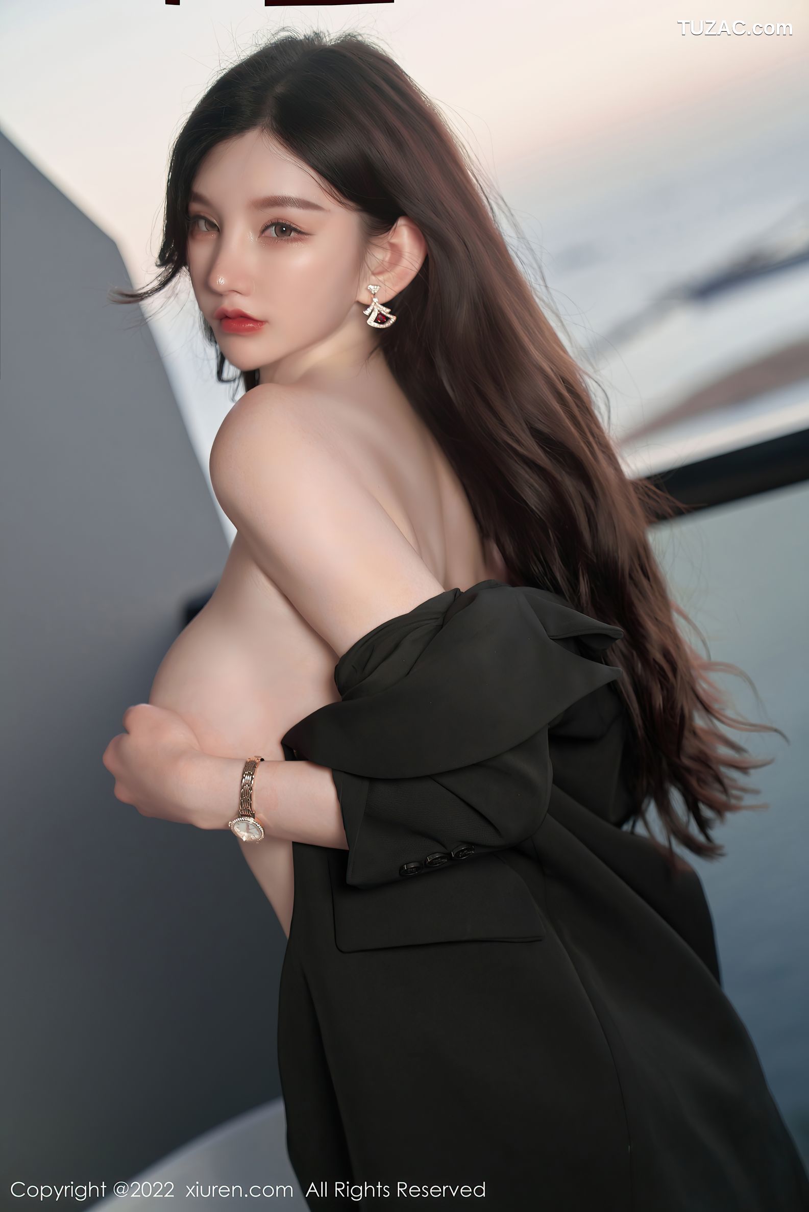XiuRen秀人网-4676-周于希Sally-三亚旅拍吊带裙肉丝裤袜-2022.03.04